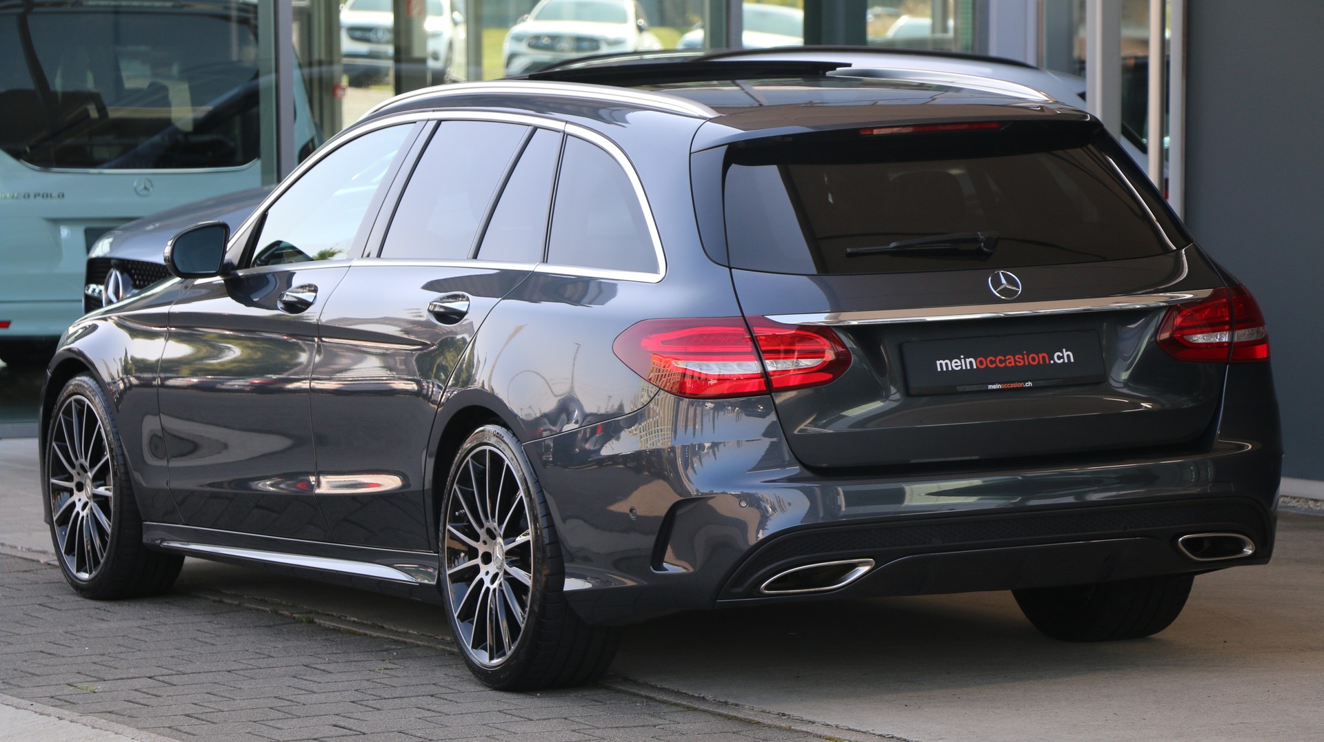MERCEDES-BENZ C 400 AMG Line 4Matic-image-3