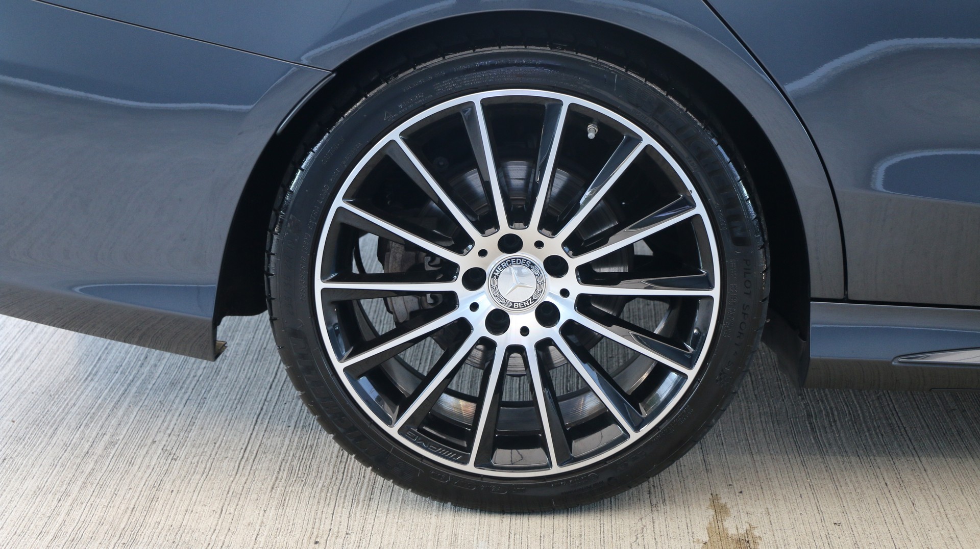 MERCEDES-BENZ C 400 AMG Line 4Matic-image-24