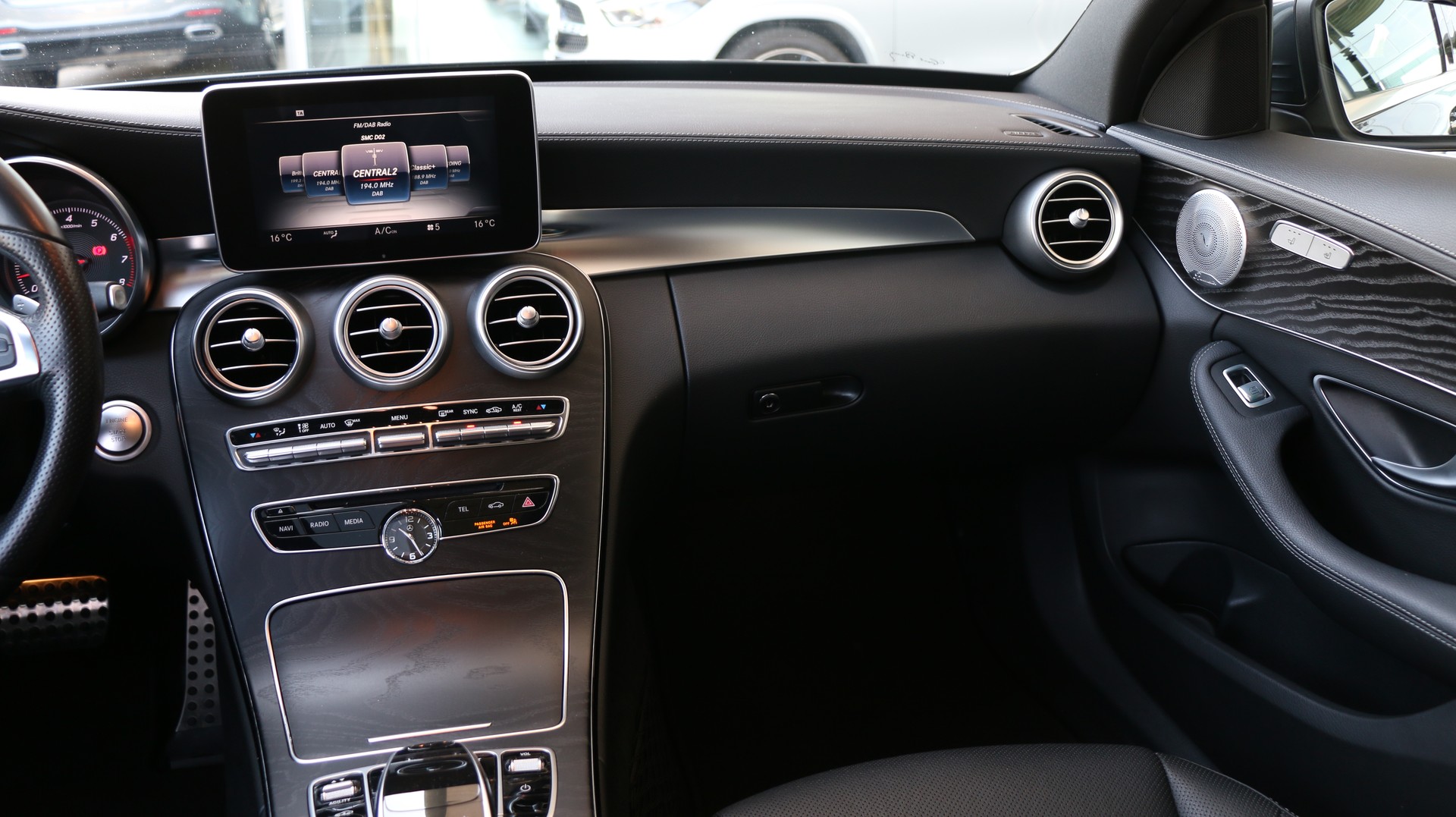 MERCEDES-BENZ C 400 AMG Line 4Matic-image-15