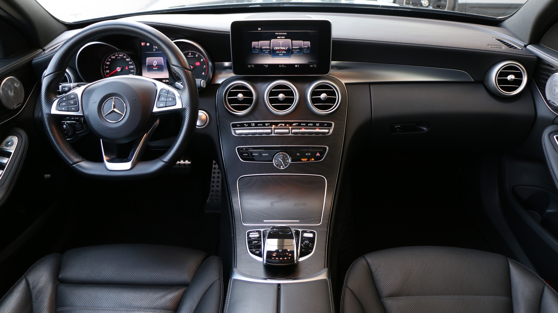 MERCEDES-BENZ C 400 AMG Line 4Matic-image-16