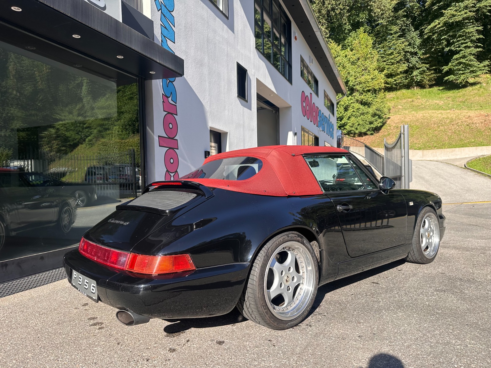 PORSCHE 911 Carrera 4 Cabrio-image-3