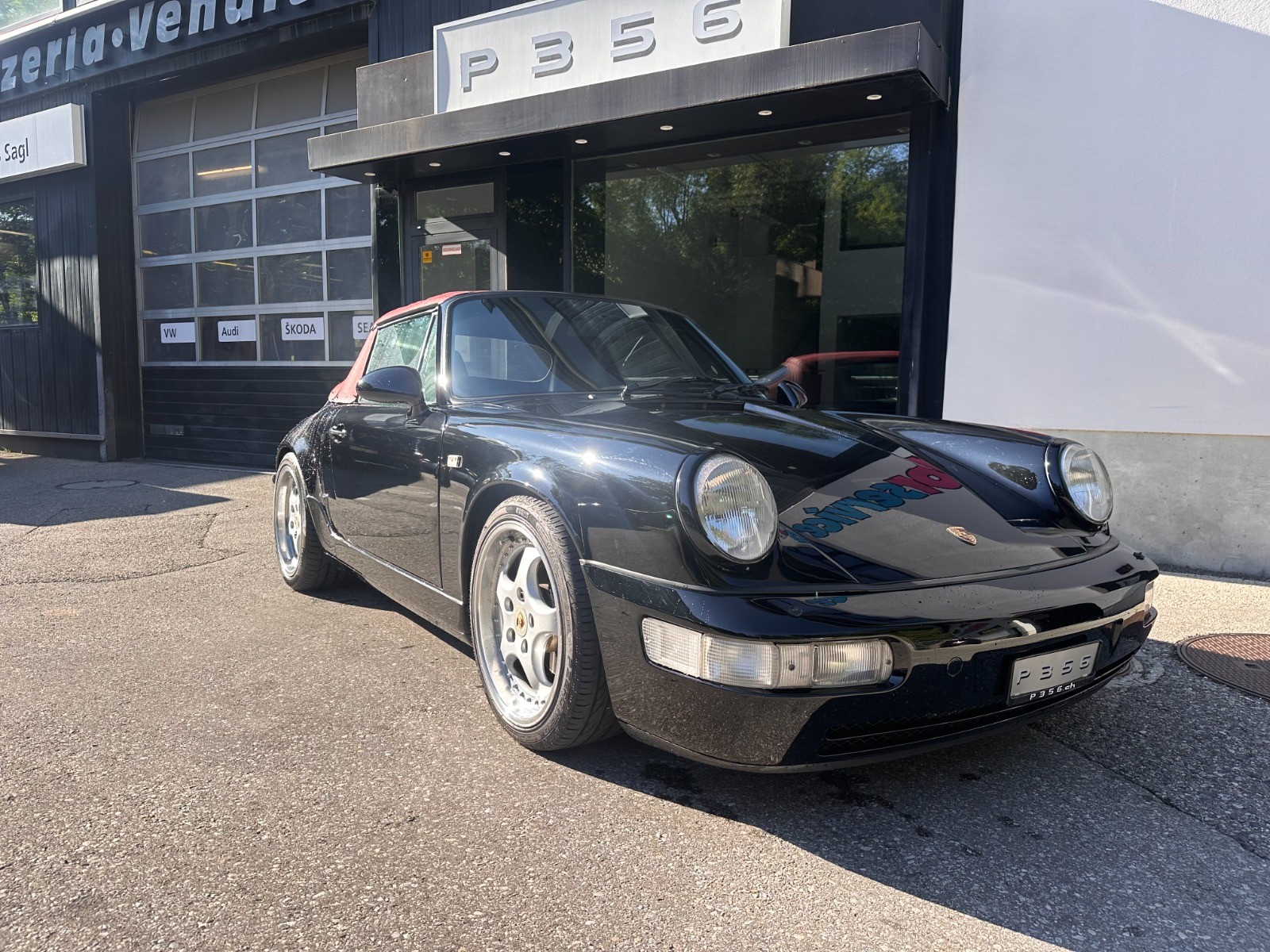 PORSCHE 911 Carrera 4 Cabrio-image-2