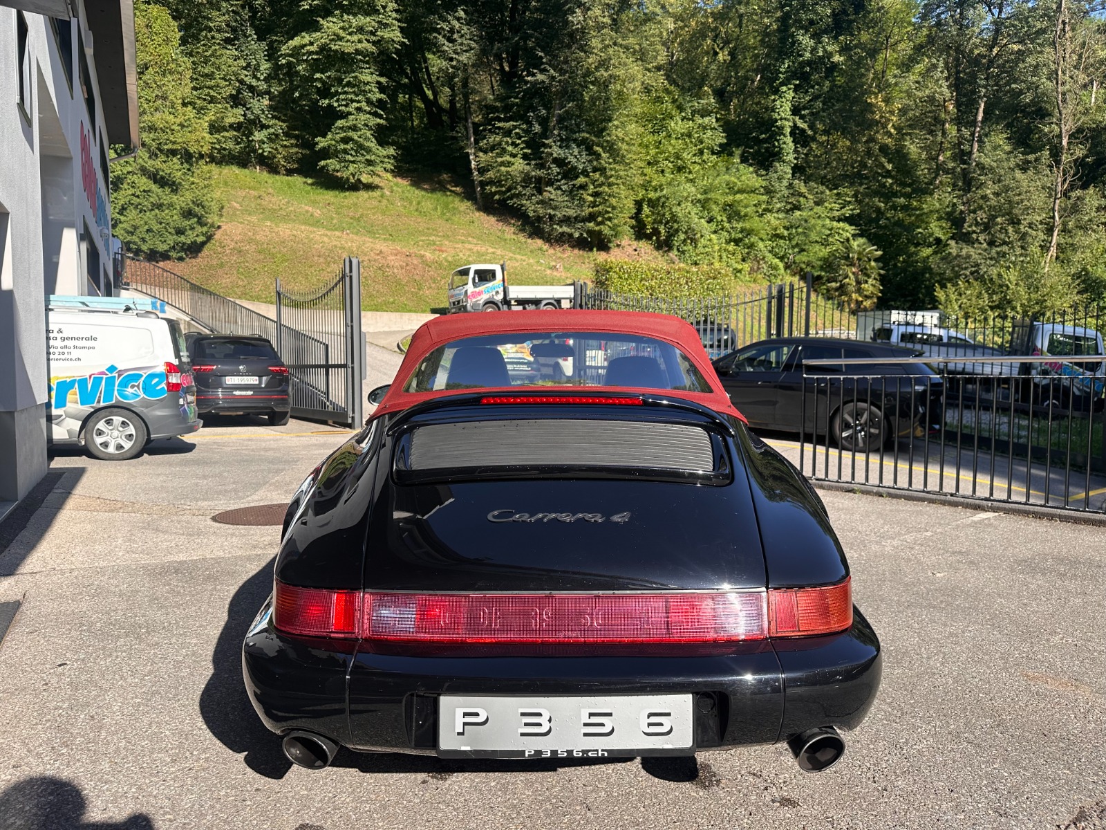 PORSCHE 911 Carrera 4 Cabrio-image-4