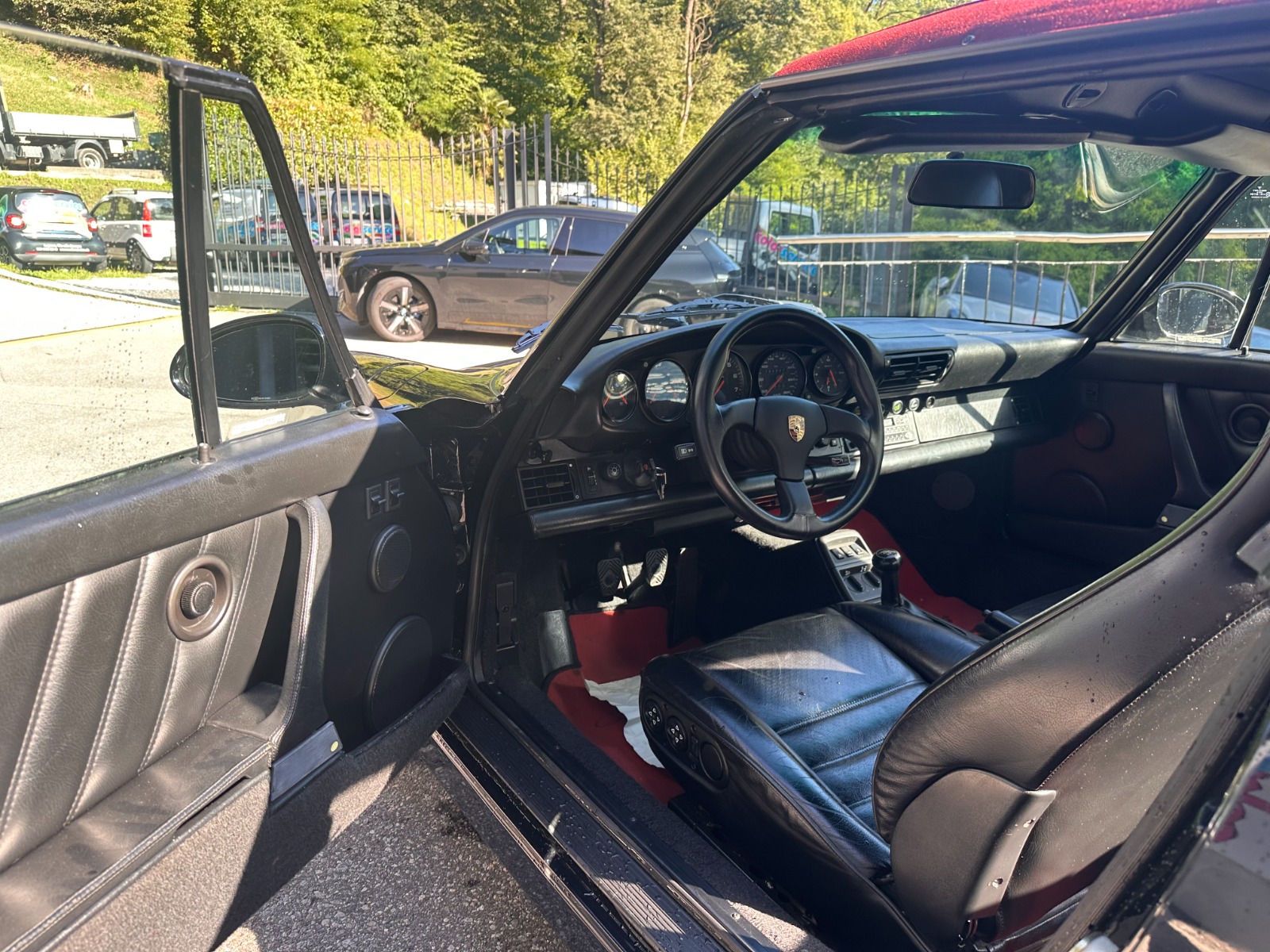 PORSCHE 911 Carrera 4 Cabrio-image-11