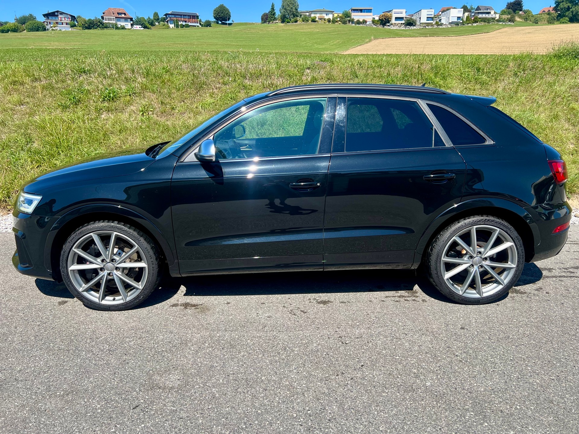 AUDI RS Q3 2.5 TFSI quattro S-tronic-image-2