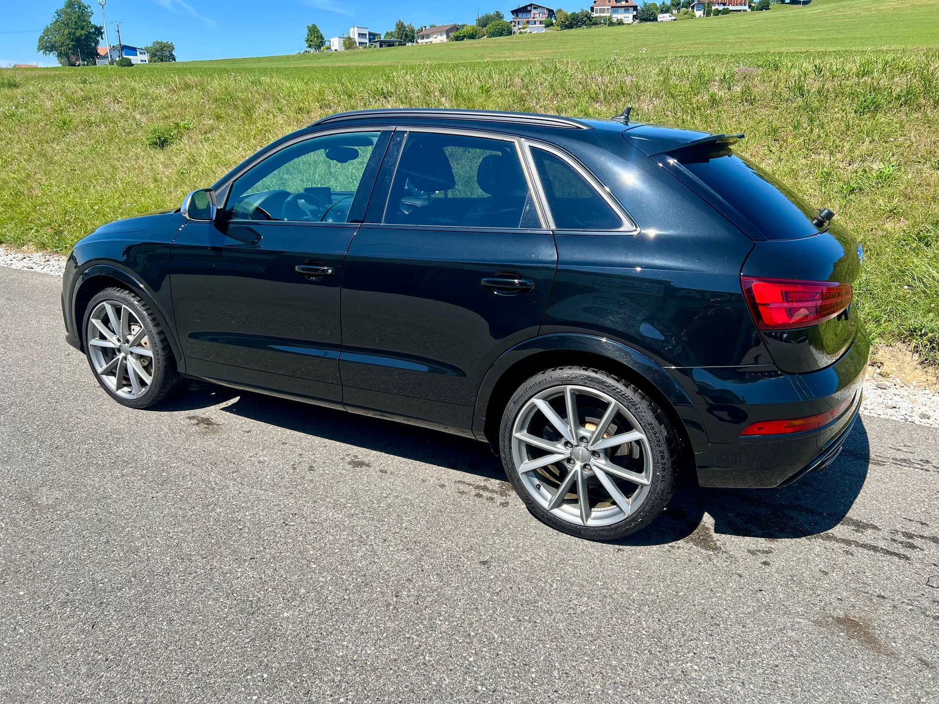 AUDI RS Q3 2.5 TFSI quattro S-tronic-image-1