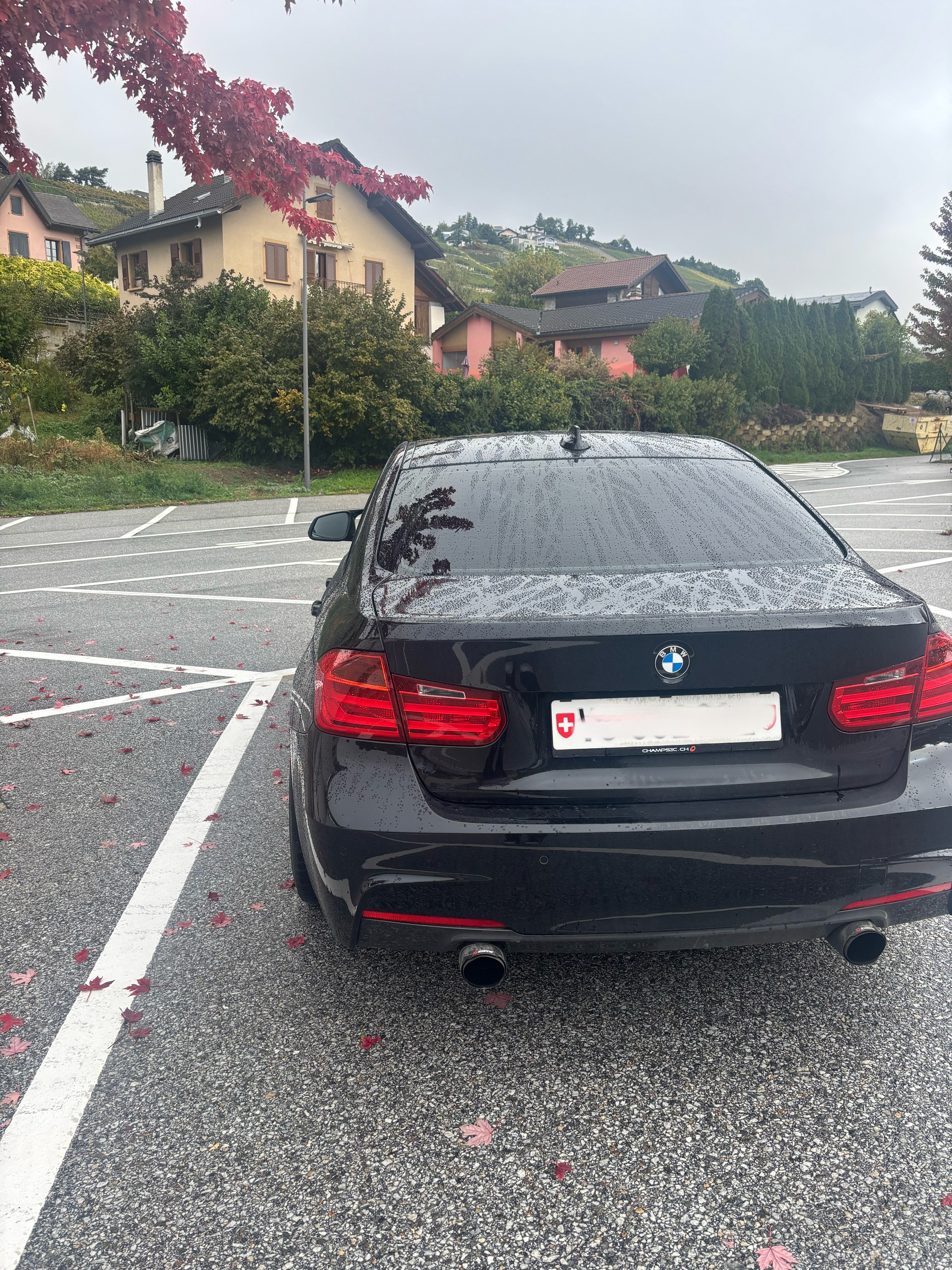 BMW 335i xDrive-image-3