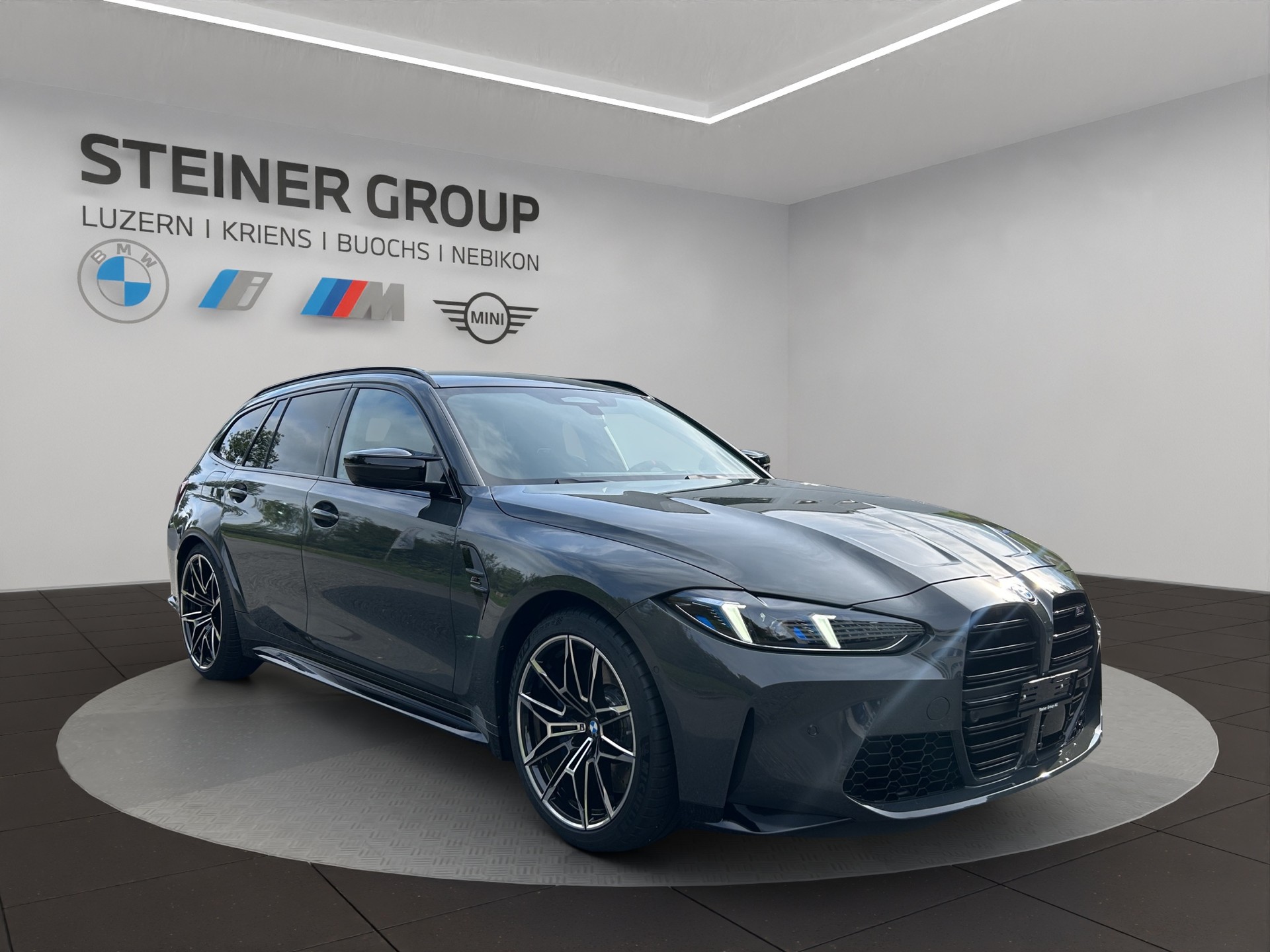 BMW M3 Touring xDrive Competition M-showroom-element-2