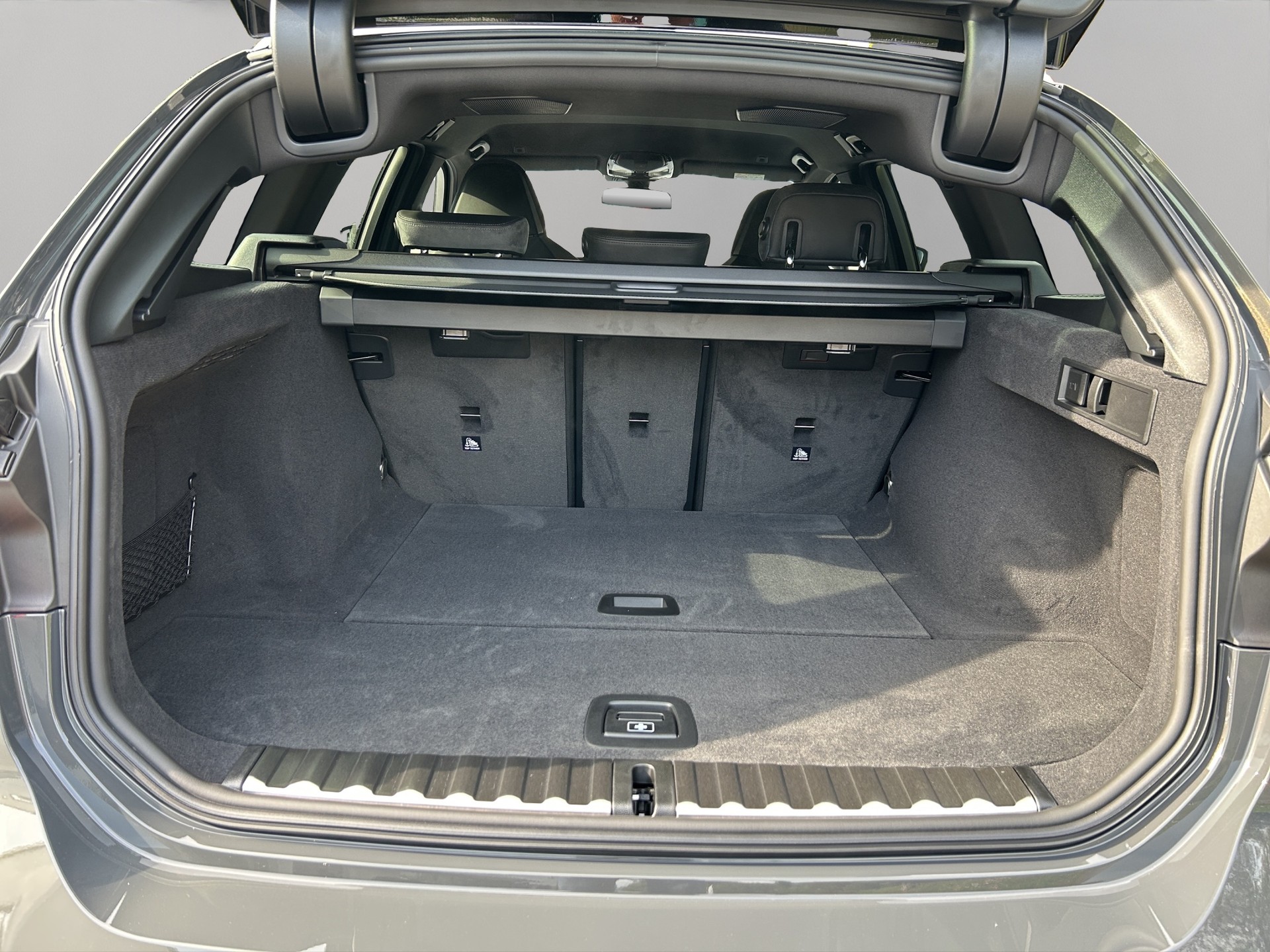 BMW M3 Touring xDrive Competition M-image-19