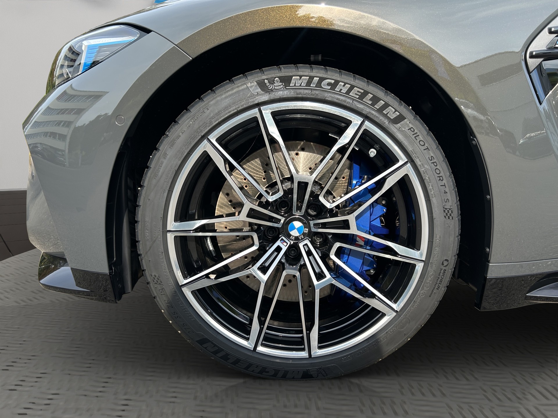BMW M3 Touring xDrive Competition M-image-8