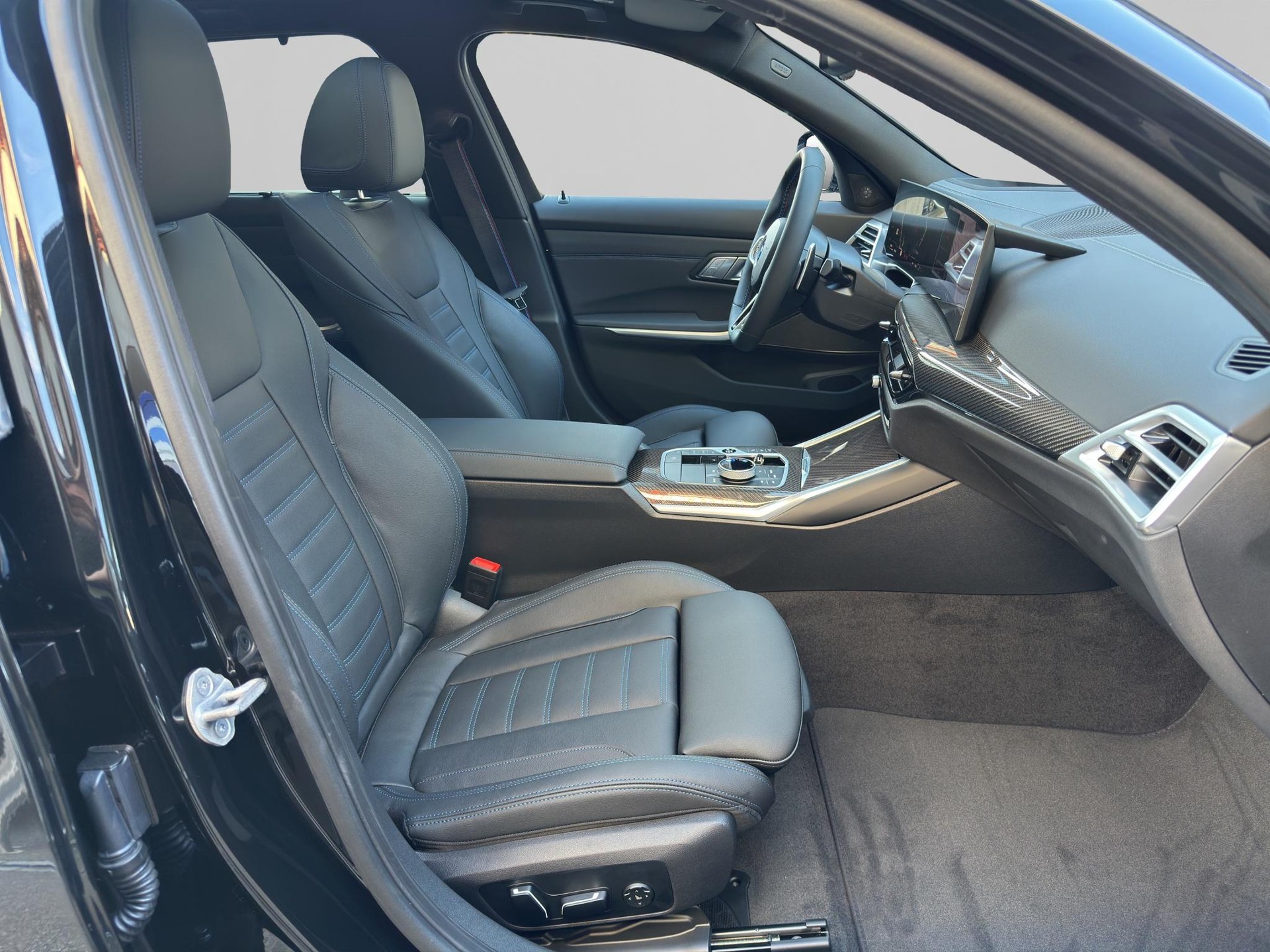 BMW M340d xDrive Touring M Sport Pro-image-21