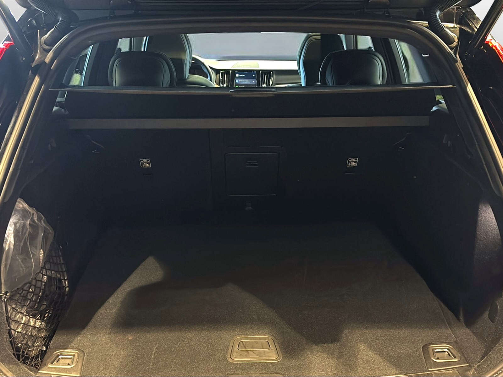 VOLVO XC60 T8 eAWD PluginHybrid Plus Dark Geartronic-image-5