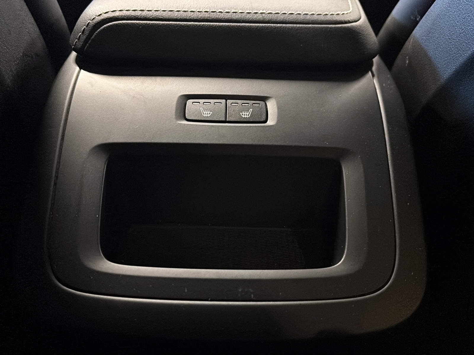 VOLVO XC60 T8 eAWD PluginHybrid Plus Dark Geartronic-image-16