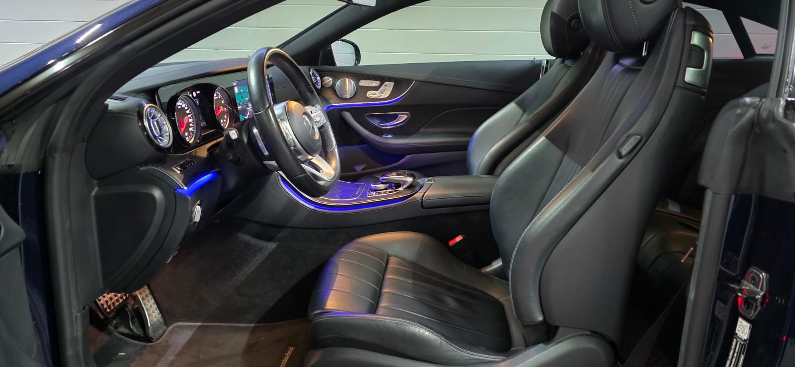 MERCEDES-BENZ E 200 Coupé AMG Line 4 Matic 9G-Tronic-image-11