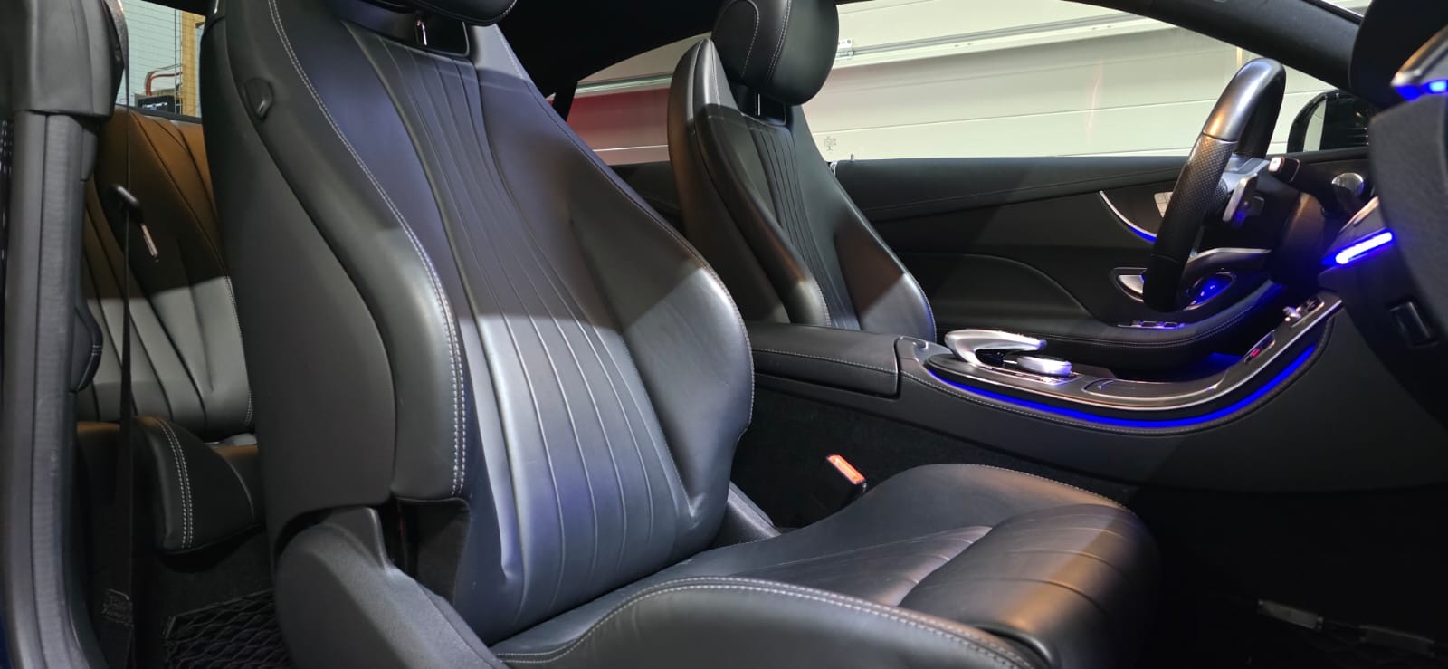 MERCEDES-BENZ E 200 Coupé AMG Line 4 Matic 9G-Tronic-image-9