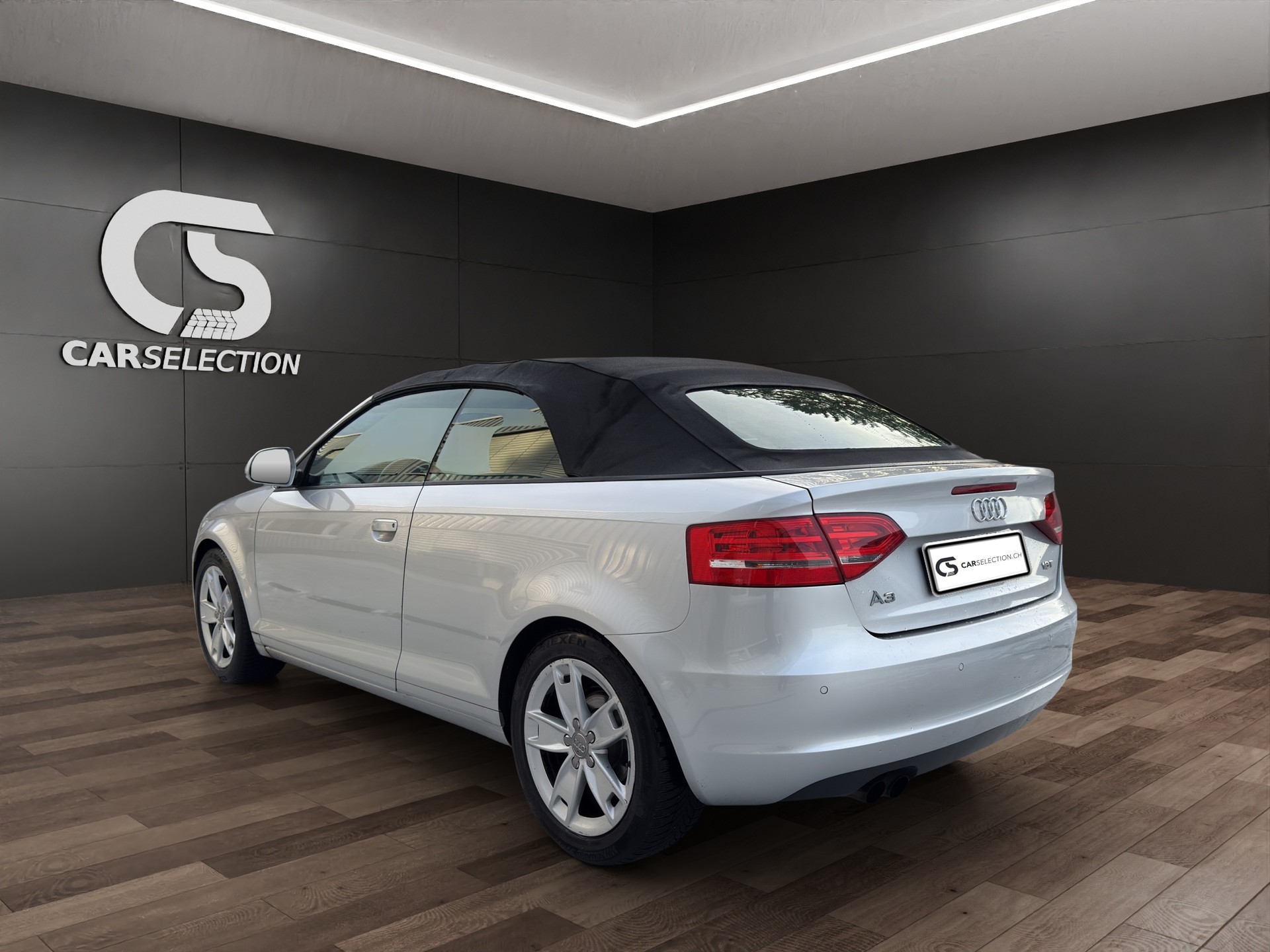 AUDI A3 Cabriolet 1.8 TFSI Ambition-image-2