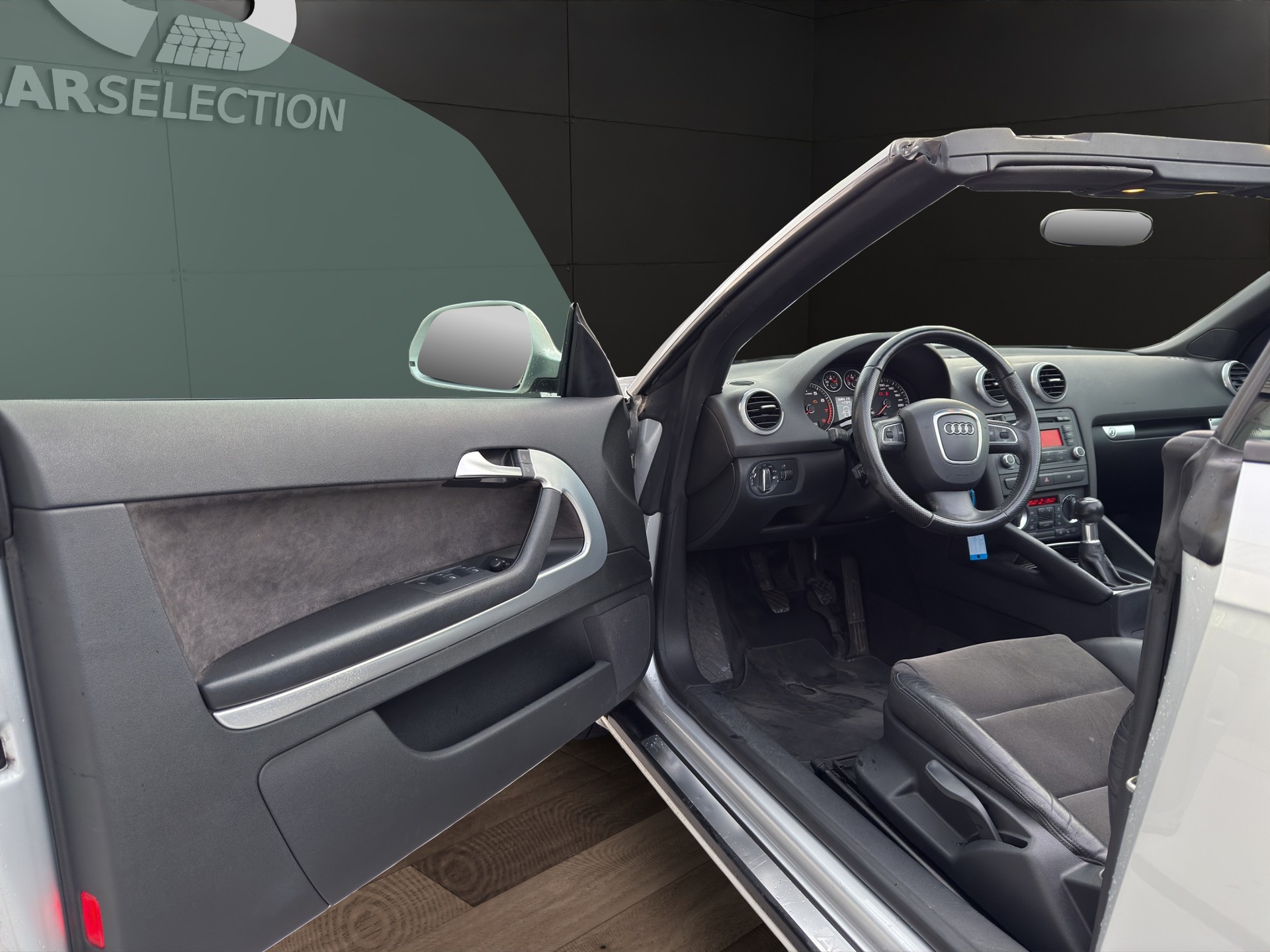 AUDI A3 Cabriolet 1.8 TFSI Ambition-image-8