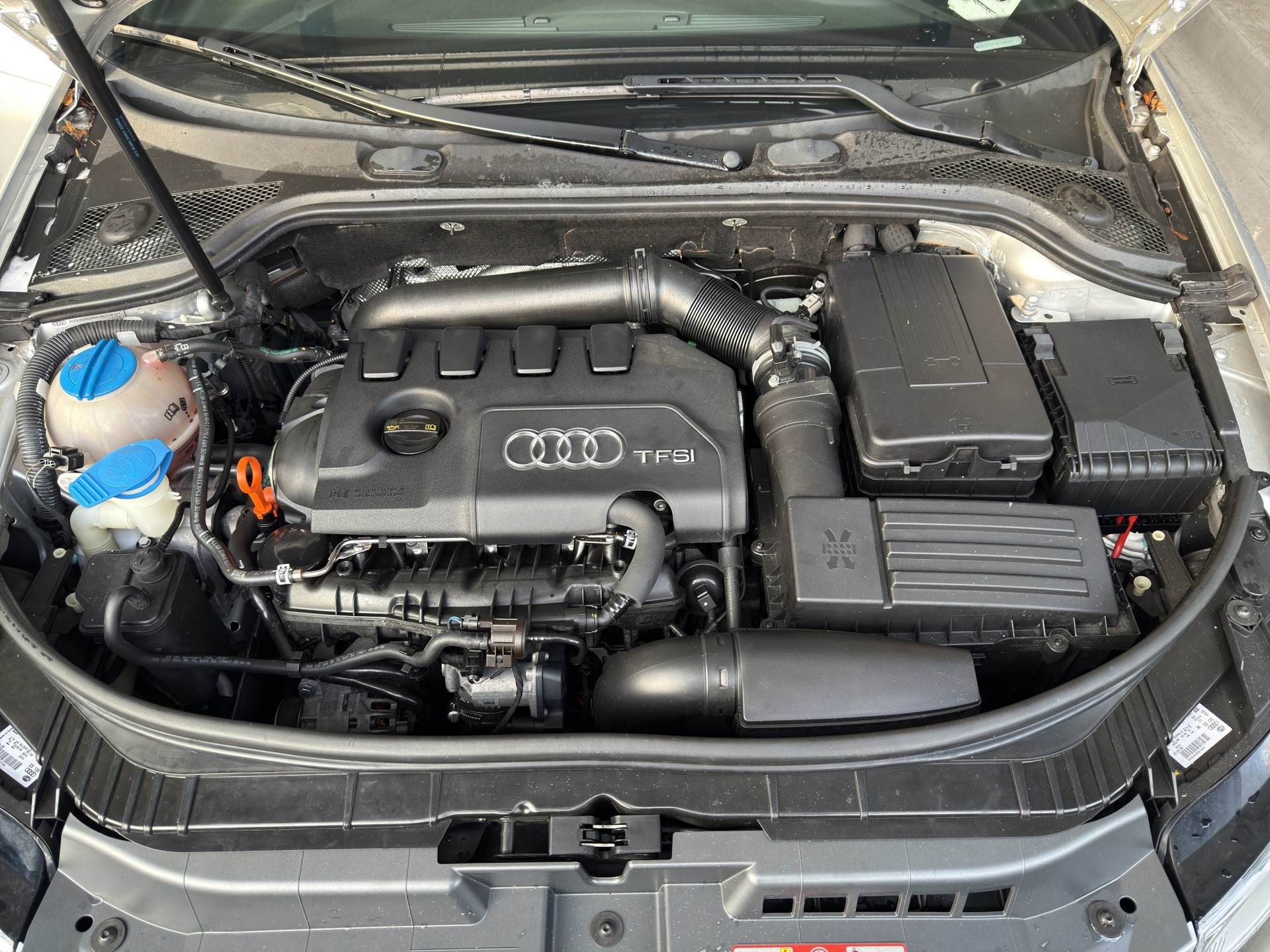 AUDI A3 Cabriolet 1.8 TFSI Ambition-image-14