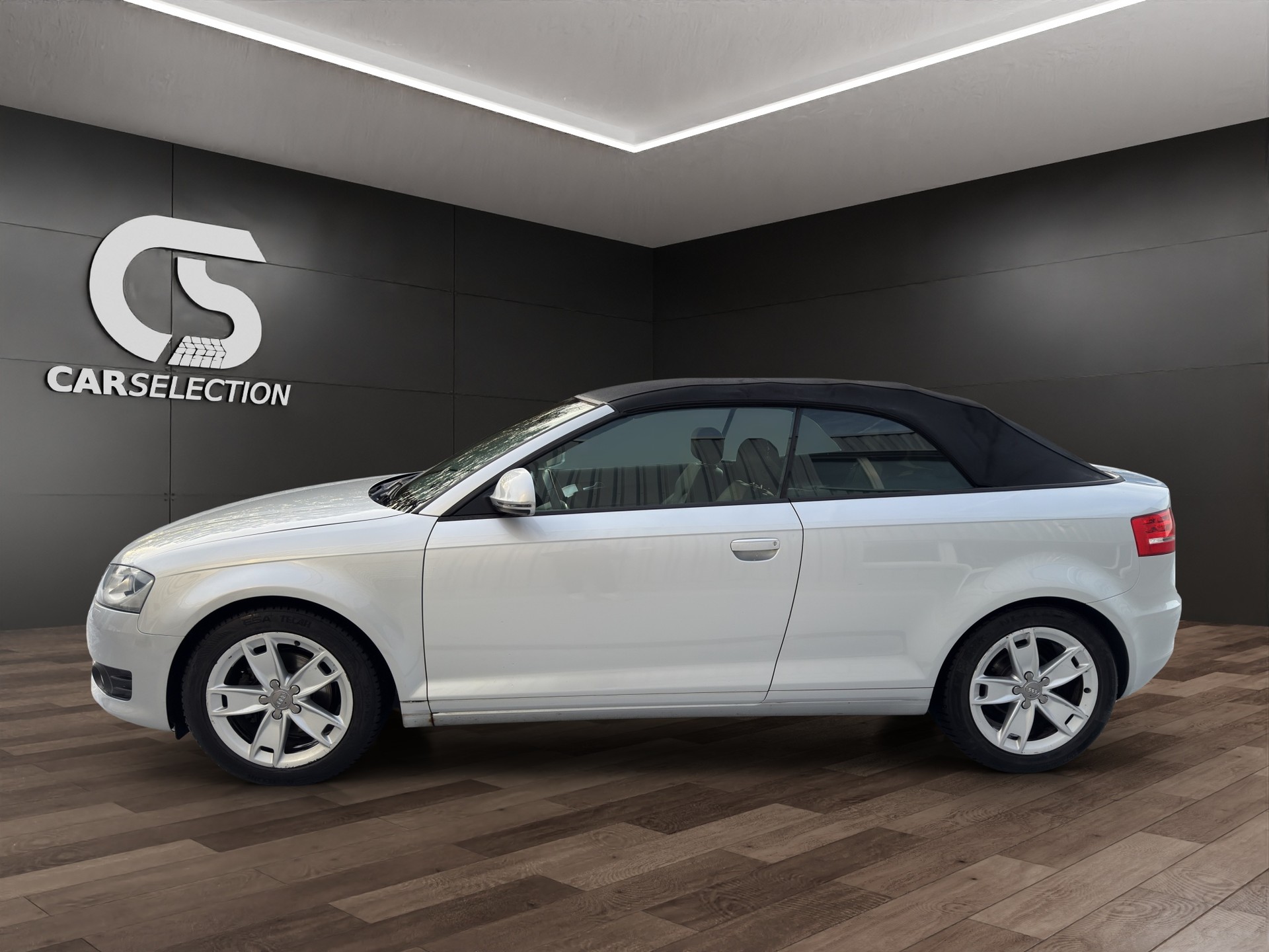 AUDI A3 Cabriolet 1.8 TFSI Ambition-image-1