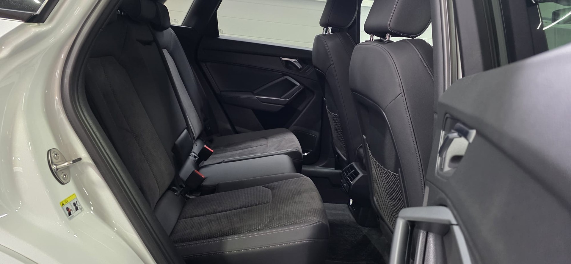 AUDI Q3 40 TDI S line quattro S-tronic *Standheizung*CH-Fahrzeug*-image-27