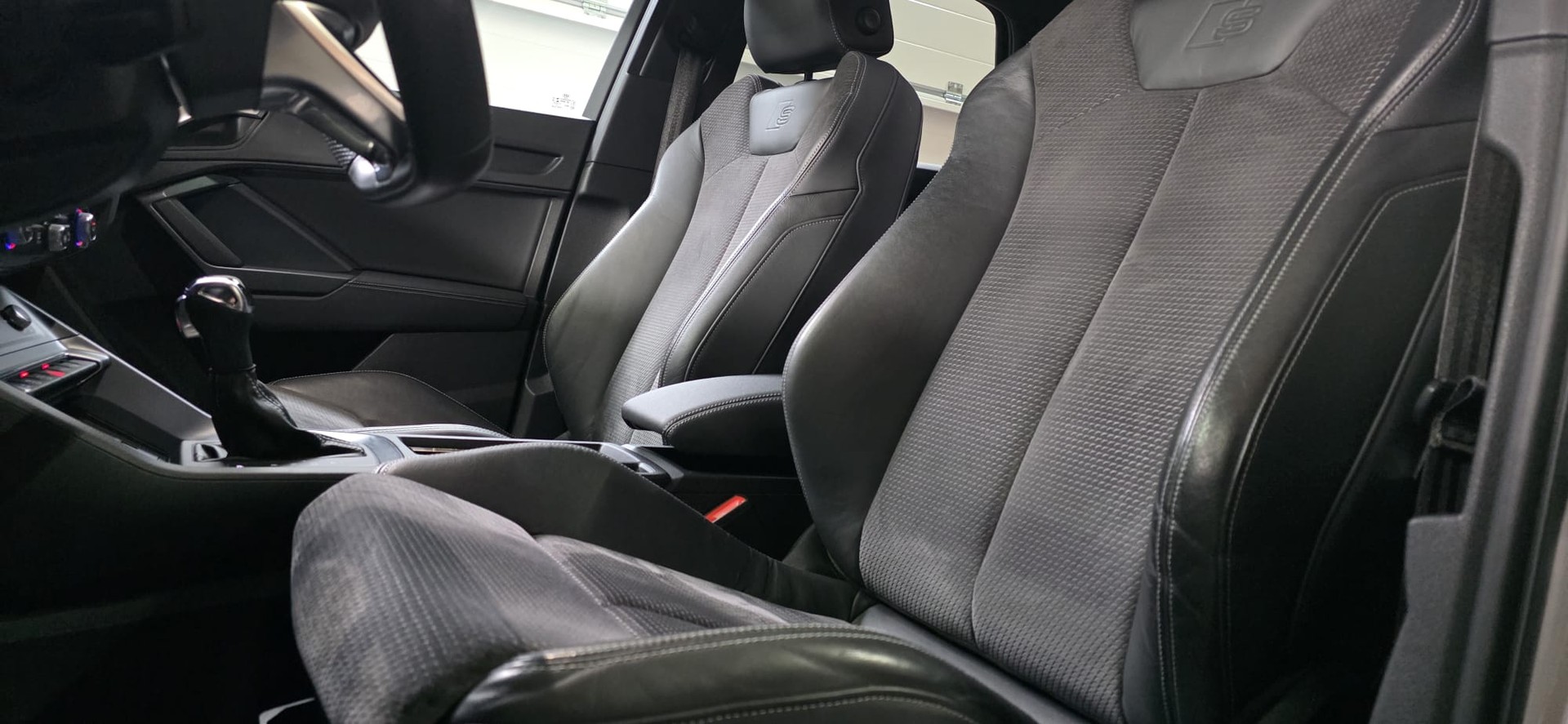AUDI Q3 40 TDI S line quattro S-tronic *Standheizung*CH-Fahrzeug*-image-10