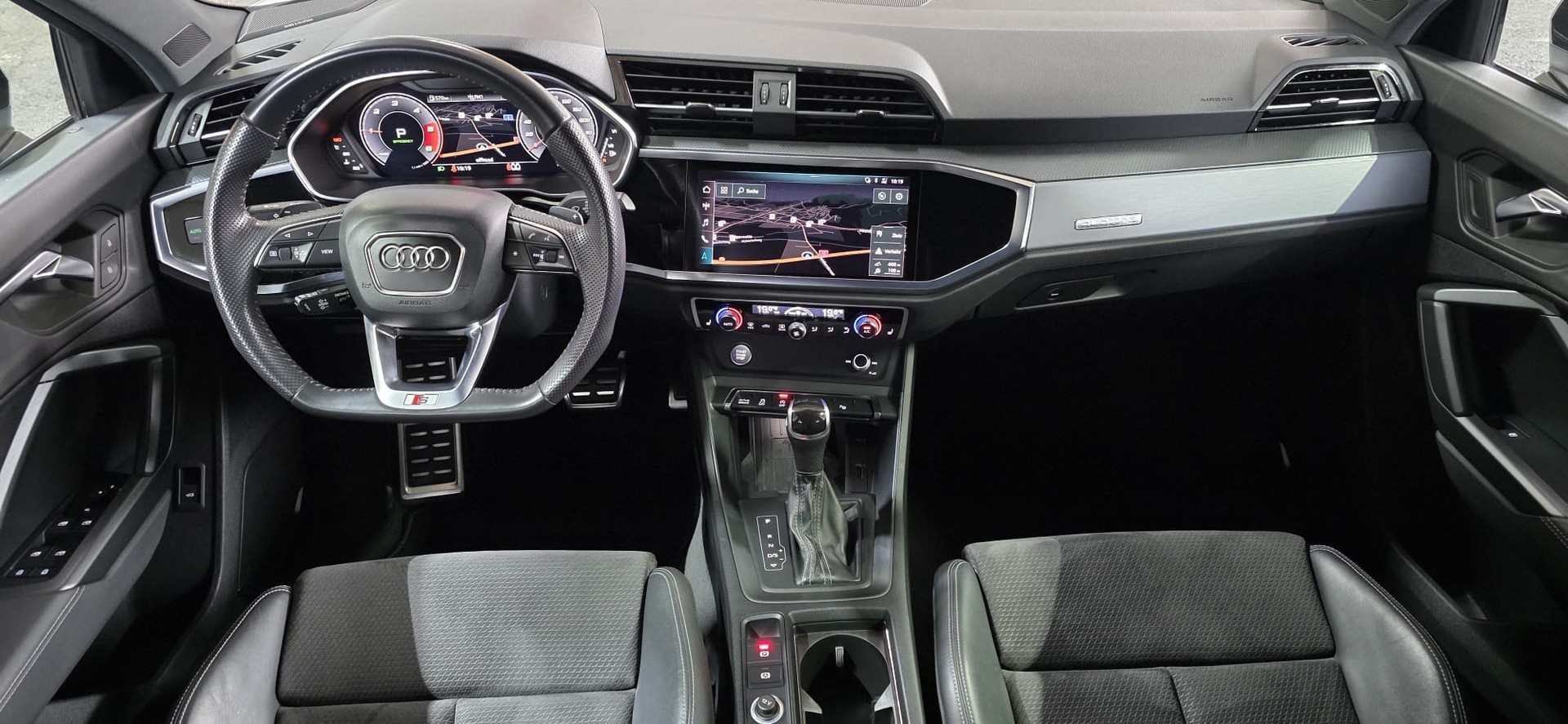 AUDI Q3 40 TDI S line quattro S-tronic *Standheizung*CH-Fahrzeug*-image-12