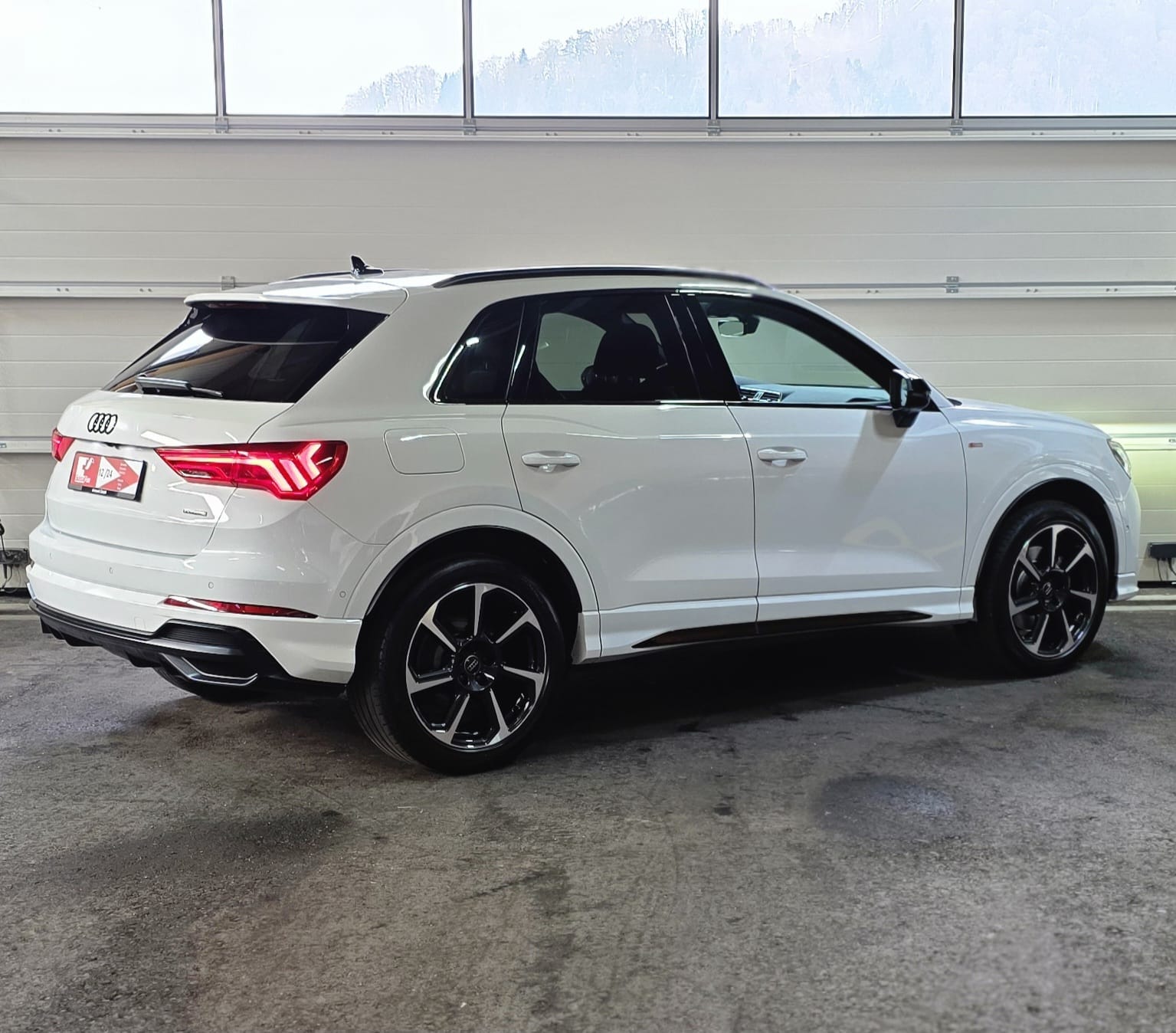 AUDI Q3 40 TDI S line quattro S-tronic *Standheizung*CH-Fahrzeug*-image-4
