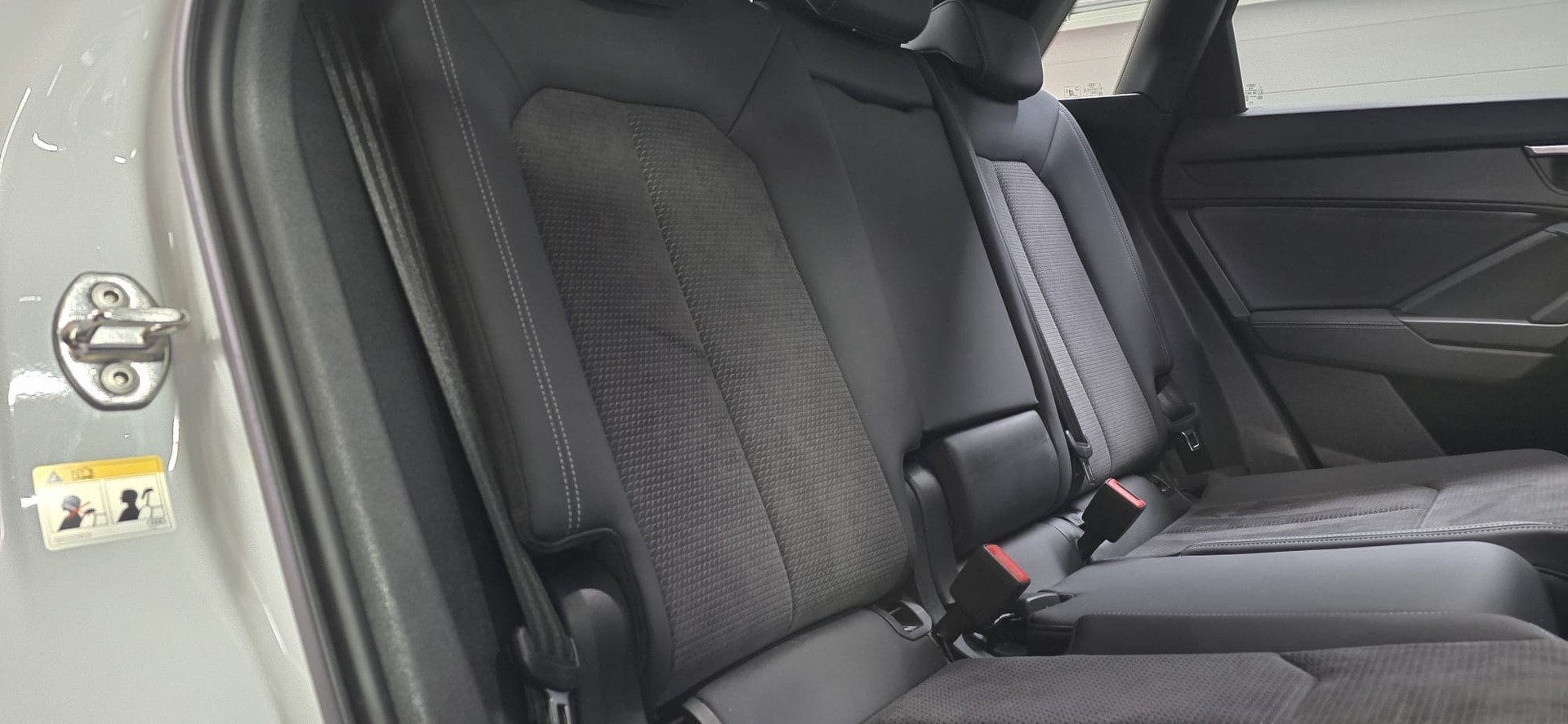 AUDI Q3 40 TDI S line quattro S-tronic *Standheizung*CH-Fahrzeug*-image-28