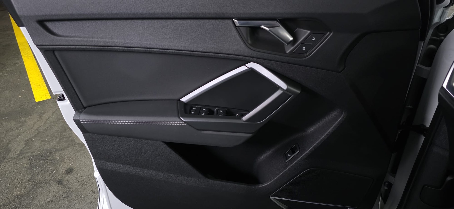 AUDI Q3 40 TDI S line quattro S-tronic *Standheizung*CH-Fahrzeug*-image-14