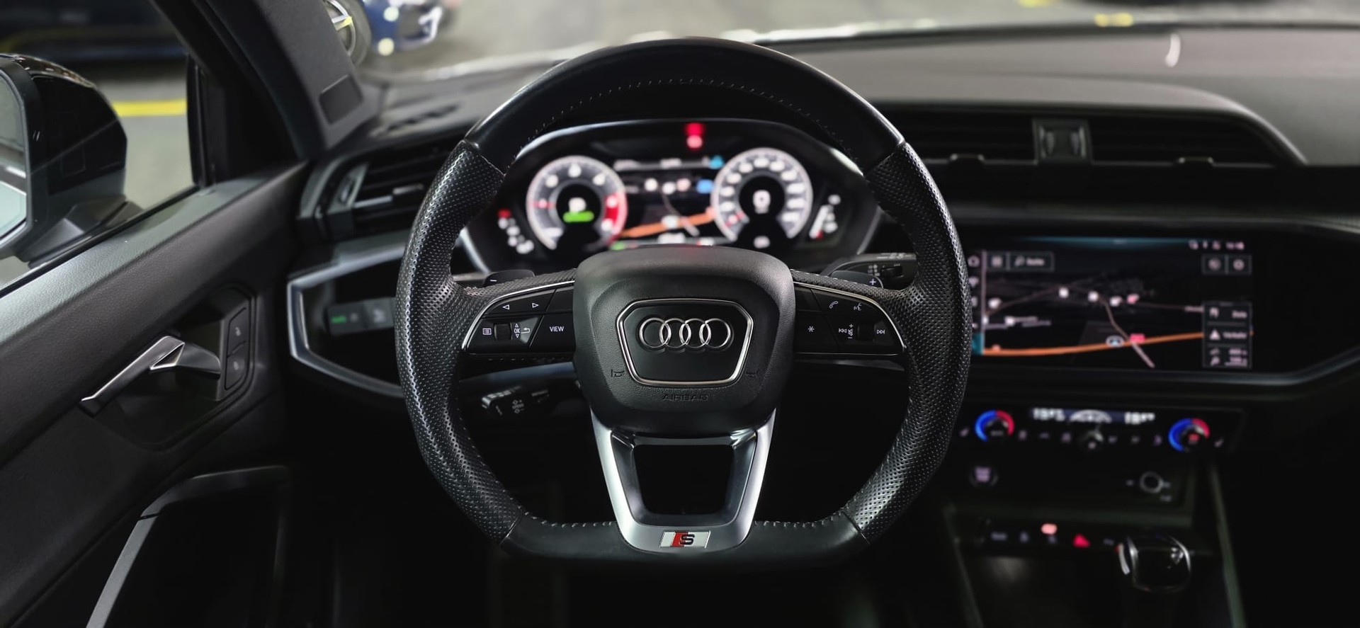 AUDI Q3 40 TDI S line quattro S-tronic *Standheizung*CH-Fahrzeug*-image-13