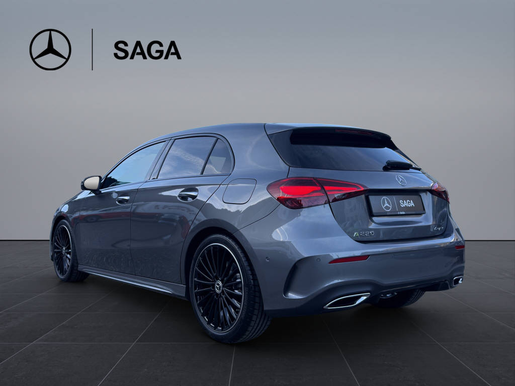 MERCEDES-BENZ A 220 AMG Line 4matic-image-3