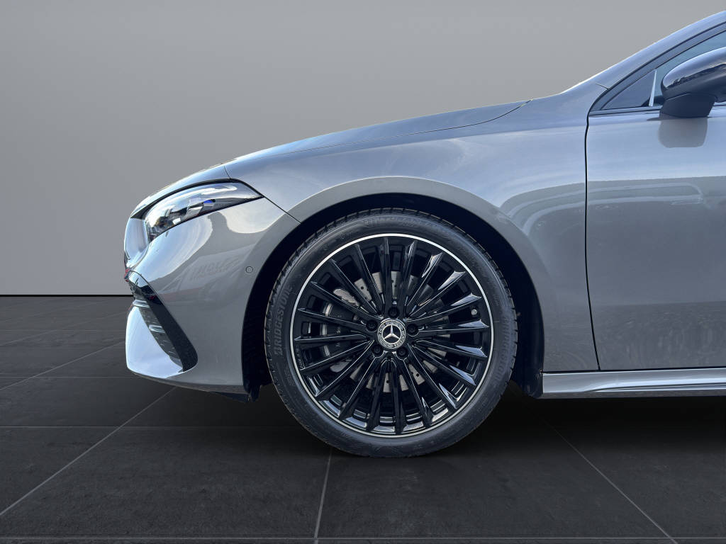 MERCEDES-BENZ A 220 AMG Line 4matic-image-15