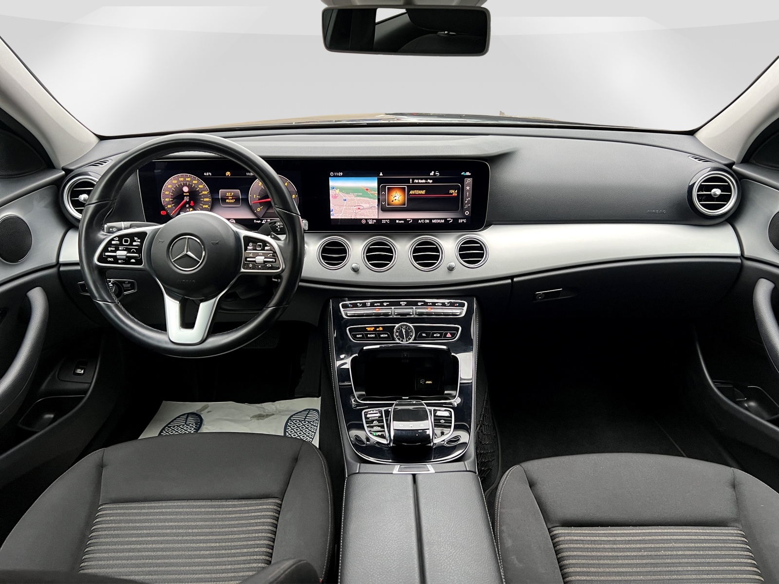 MERCEDES-BENZ E 400 d 4Matic Avantgarde 9G-Tronic-image-8