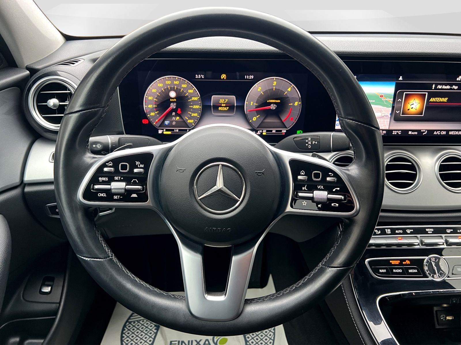 MERCEDES-BENZ E 400 d 4Matic Avantgarde 9G-Tronic-image-9