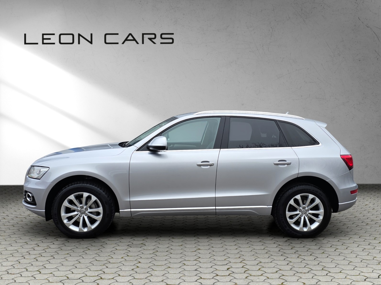 AUDI Q5 2.0 TFSI quattro tiptronic-image-2