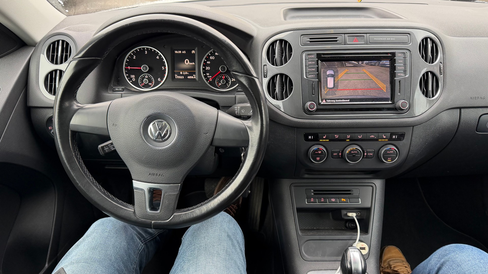 VW Tiguan 2.0 TDI BlueMotion Sport&Style 4Motion DSG-image-10