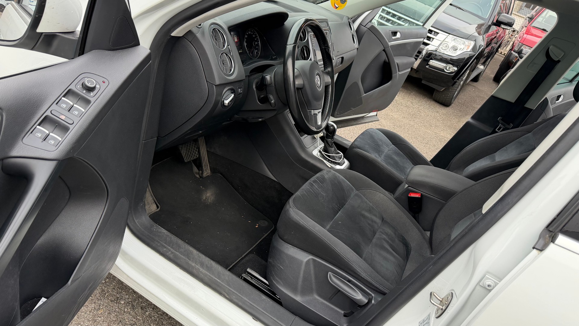VW Tiguan 2.0 TDI BlueMotion Sport&Style 4Motion DSG-image-6