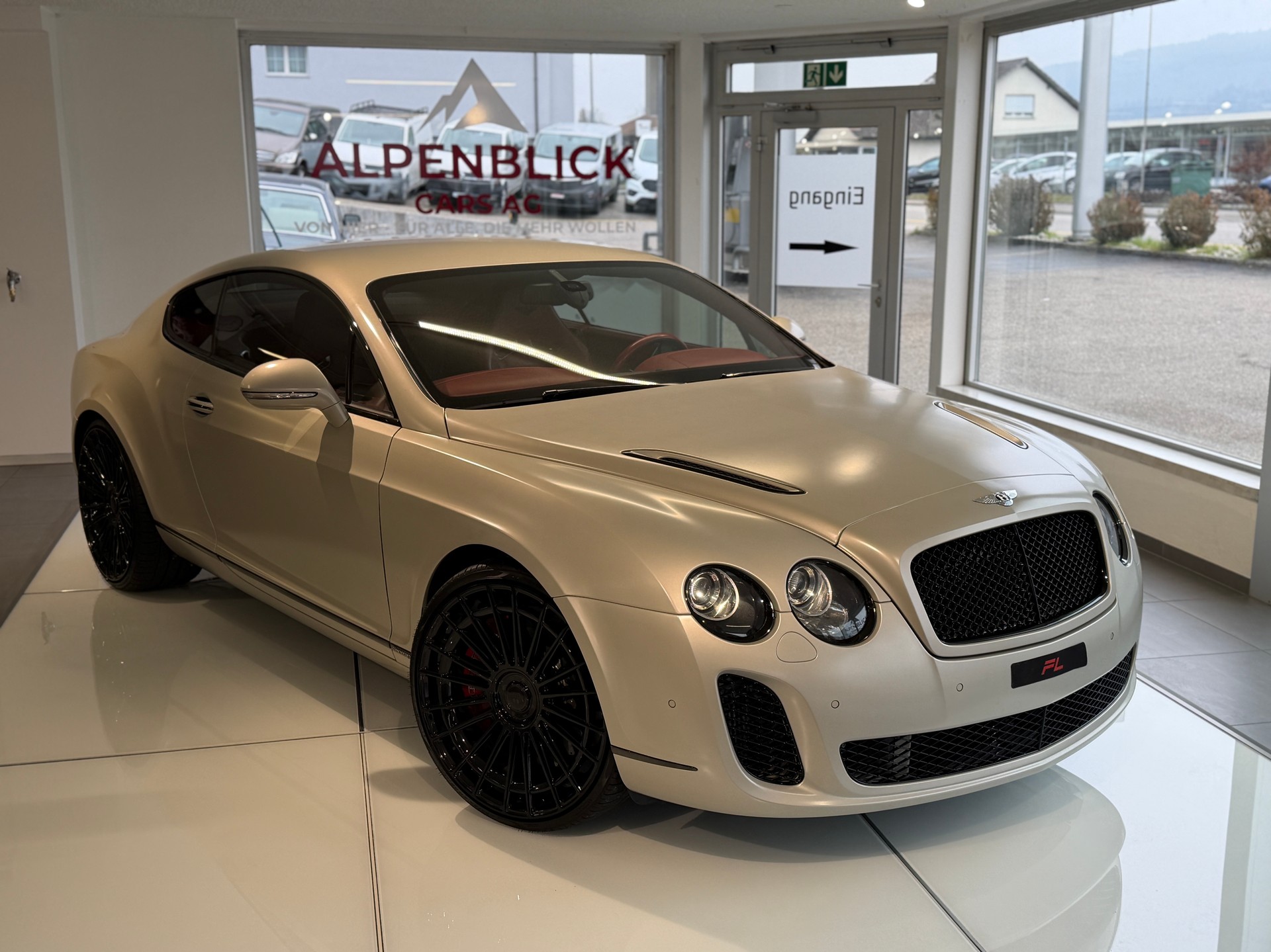 BENTLEY Continental Supersports 6.0 W12-showroom-element-1