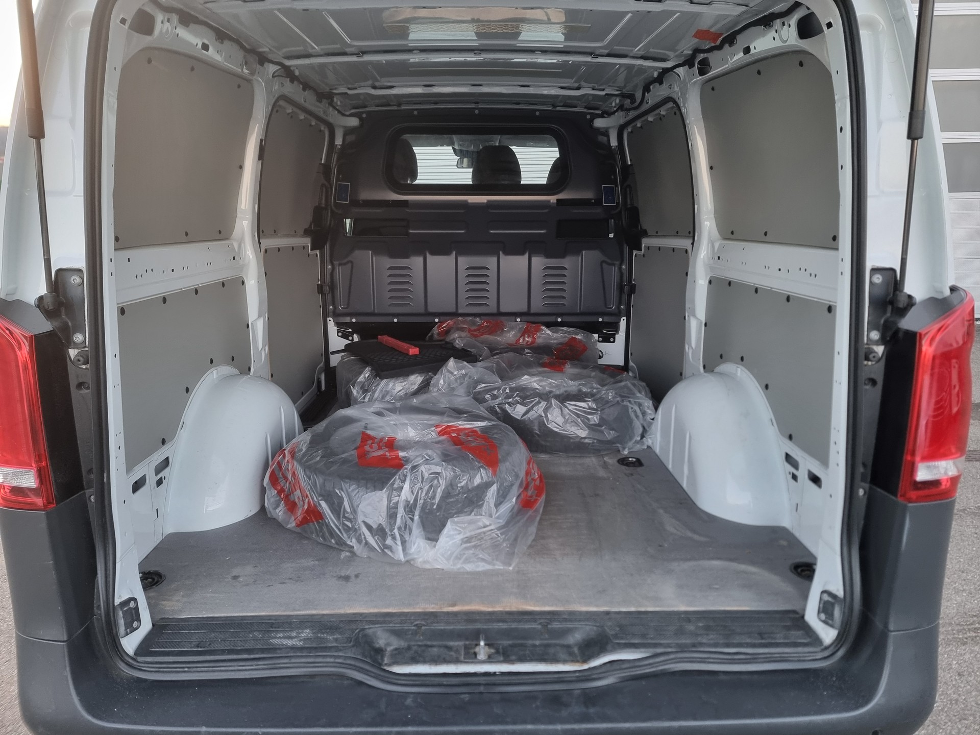 MERCEDES-BENZ Vito 114 CDI Lang 7G-Tronic-image-11