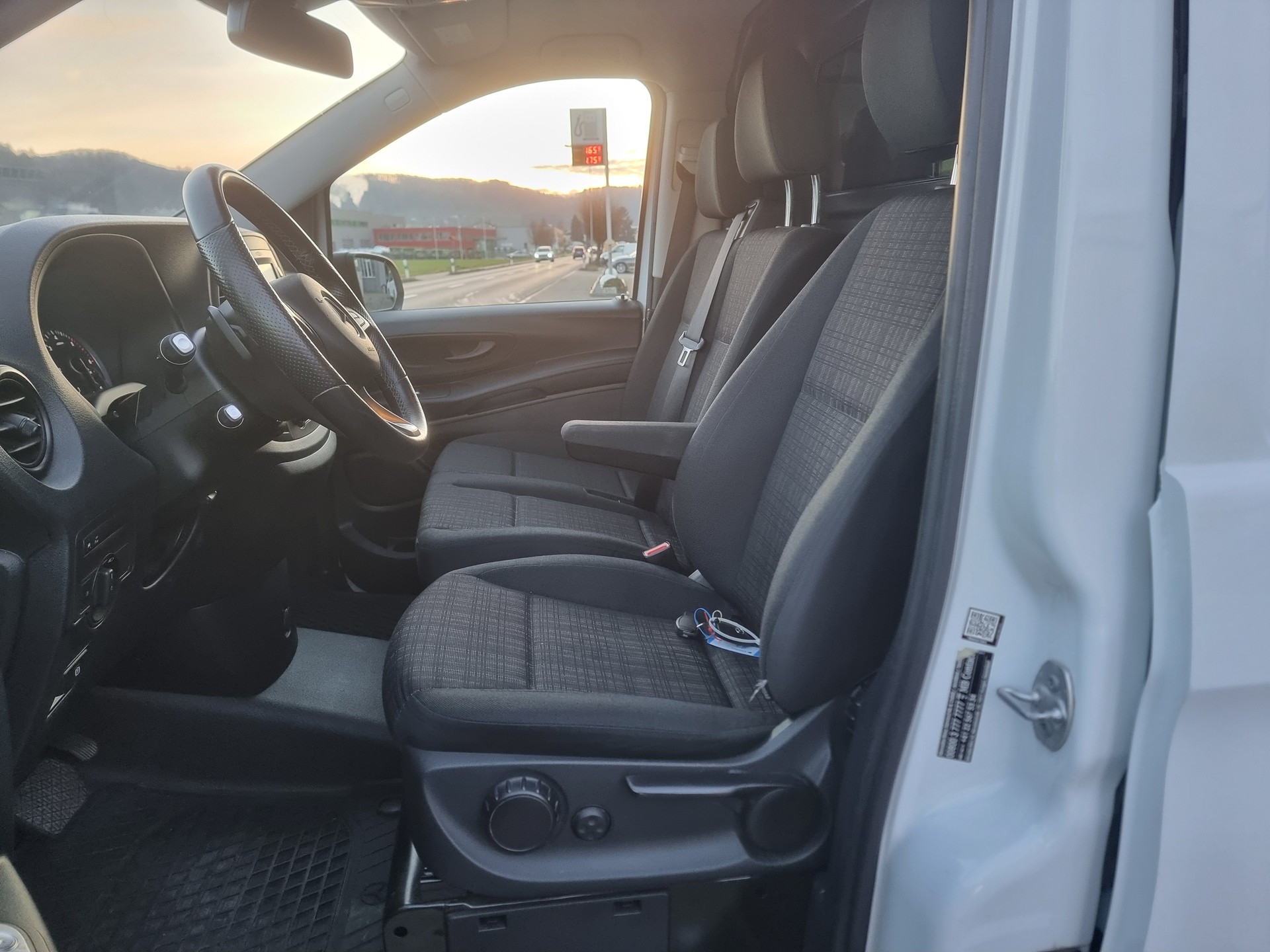 MERCEDES-BENZ Vito 114 CDI Lang 7G-Tronic-image-9