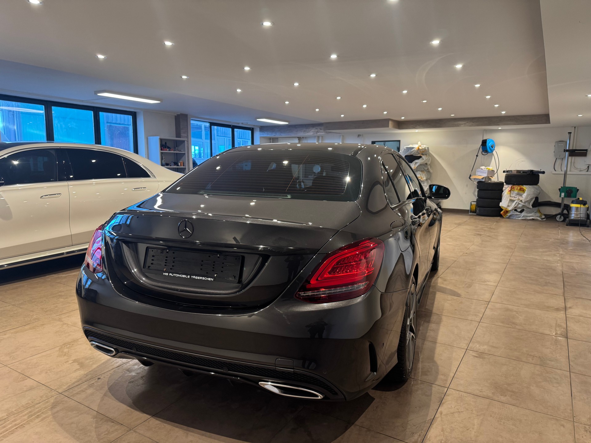 MERCEDES-BENZ C 220 d AMG Line-image-3