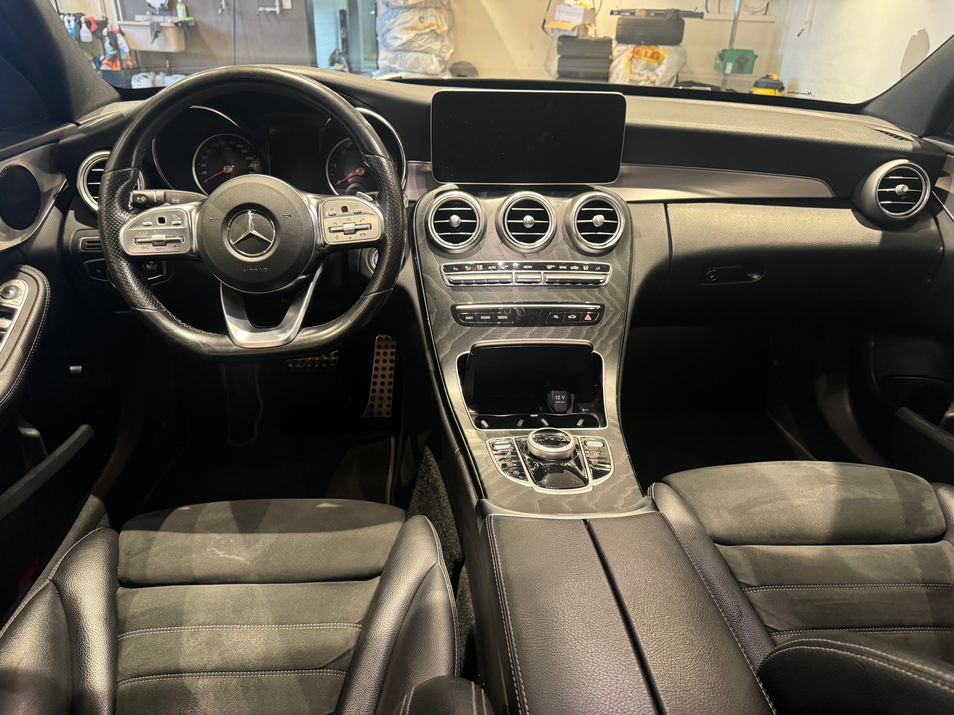 MERCEDES-BENZ C 220 d AMG Line-image-8