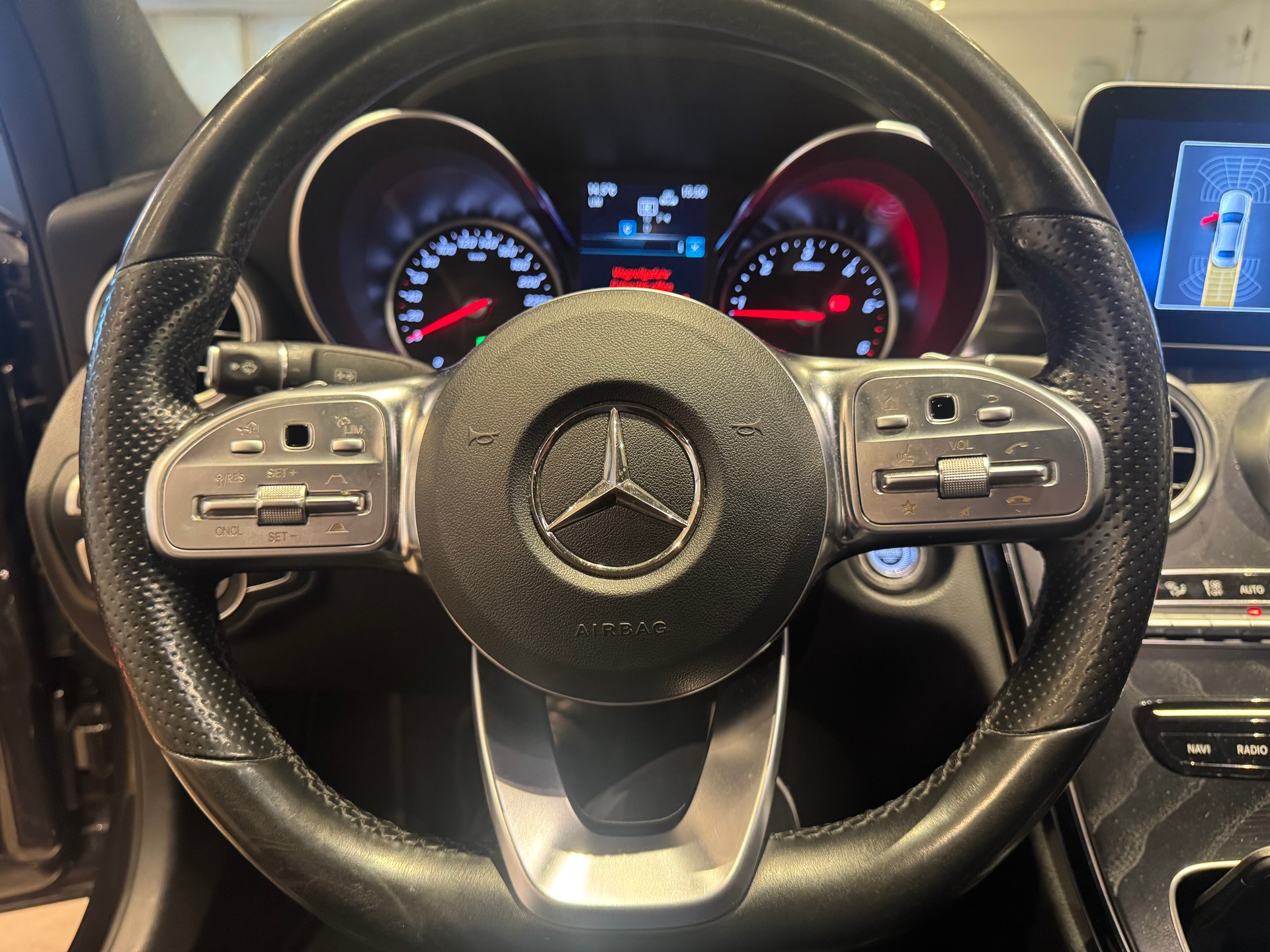 MERCEDES-BENZ C 220 d AMG Line-image-14