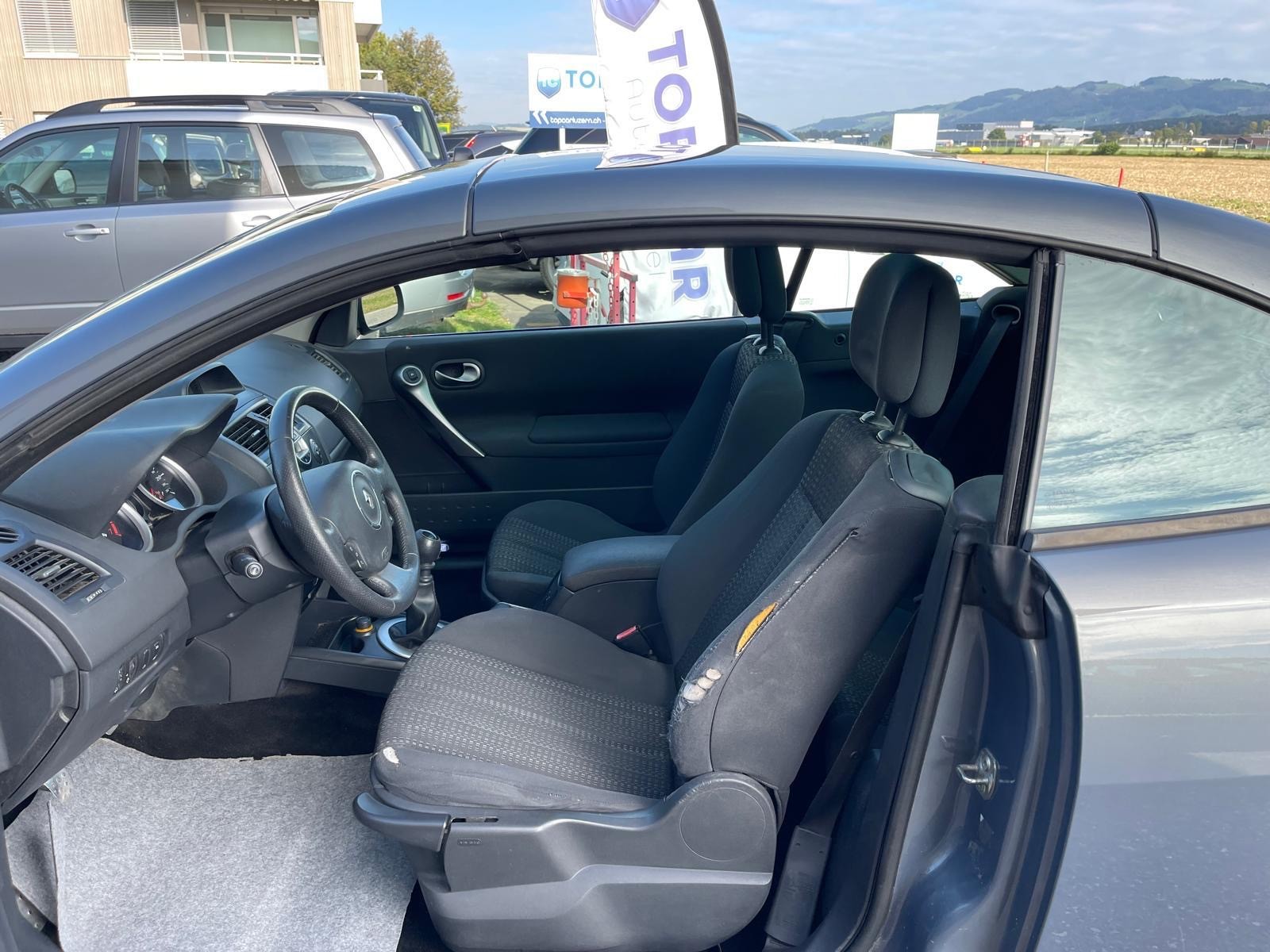 RENAULT Mégane C-C 2.0 16V Privilège Luxe-image-7