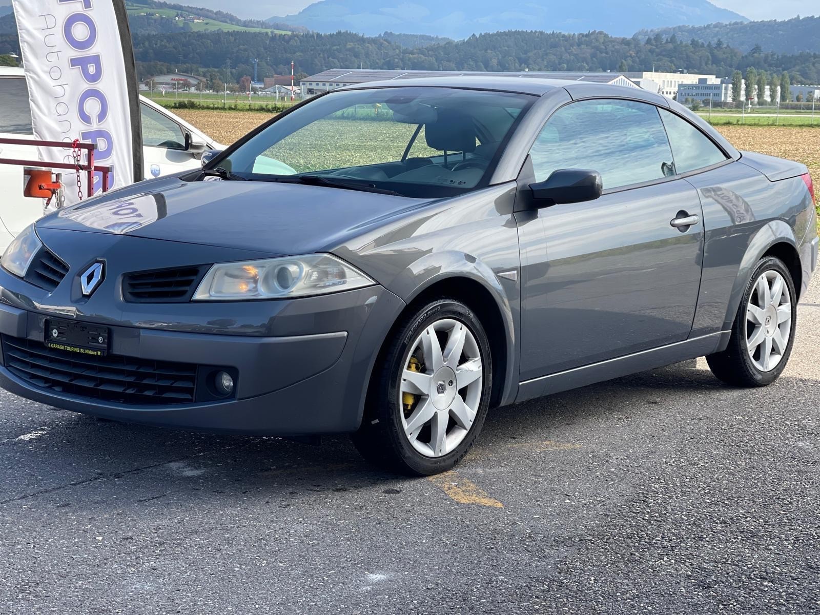 RENAULT Mégane C-C 2.0 16V Privilège Luxe-image-1
