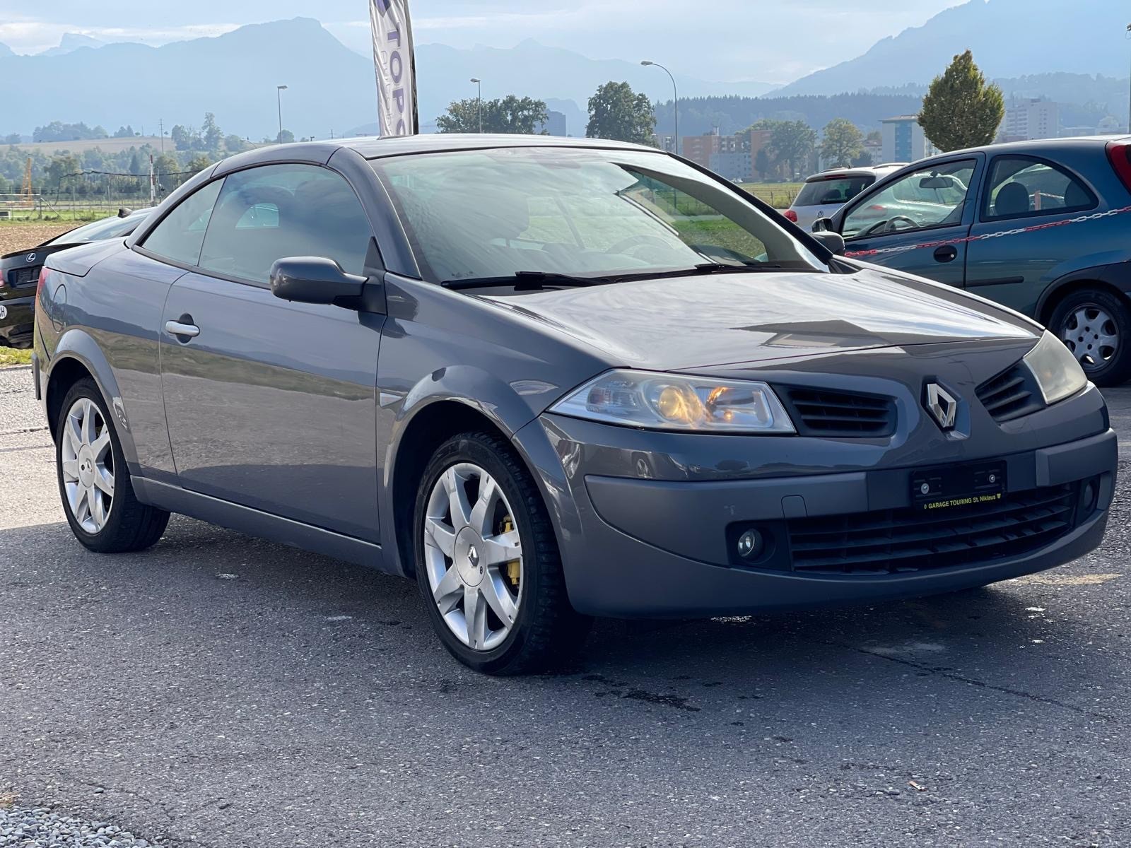 RENAULT Mégane C-C 2.0 16V Privilège Luxe-image-4