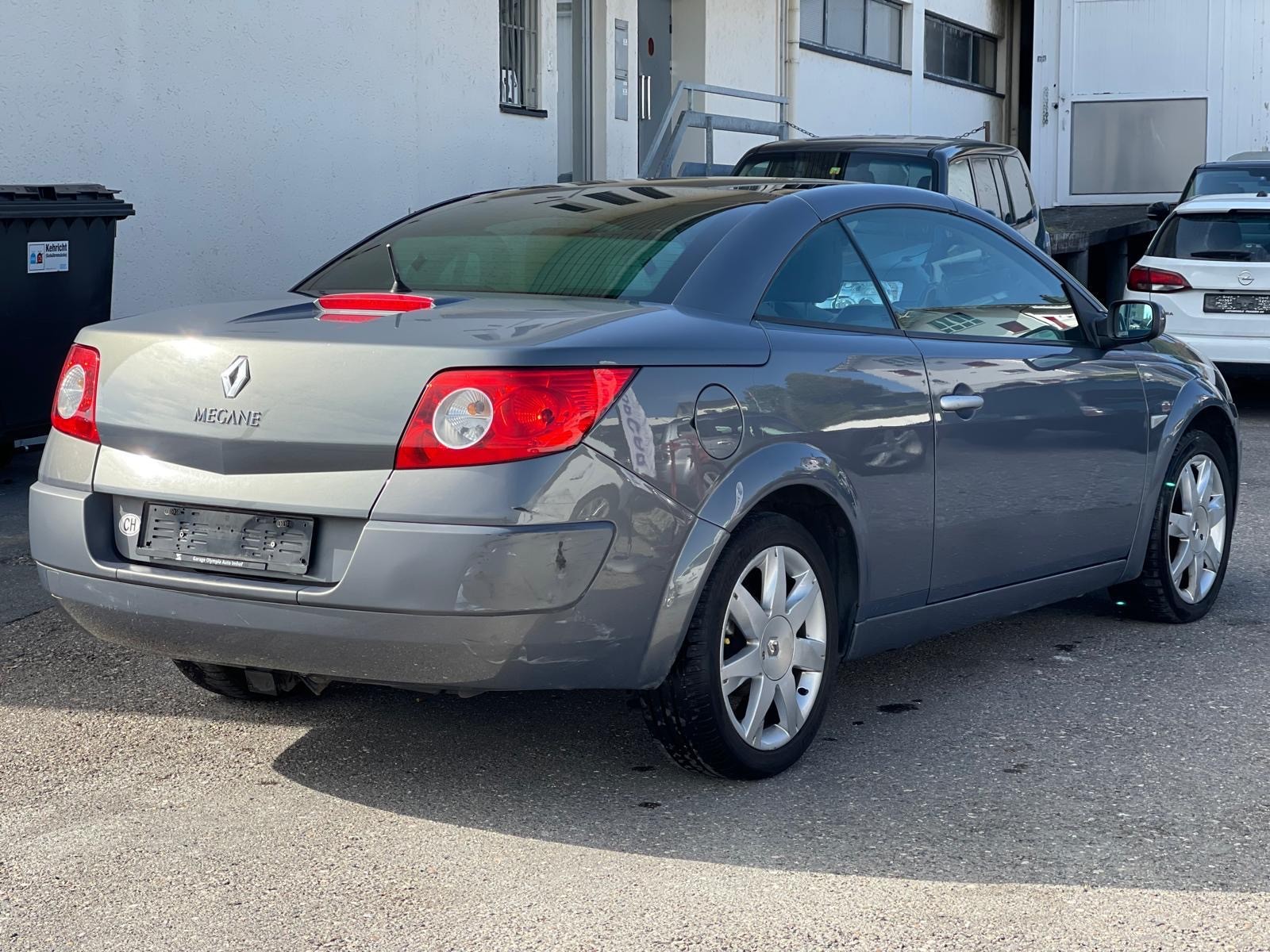 RENAULT Mégane C-C 2.0 16V Privilège Luxe-image-3