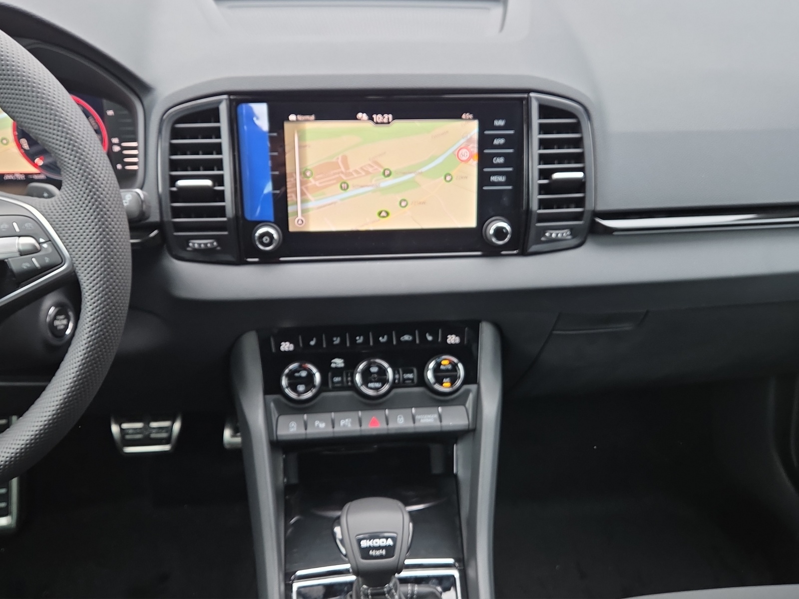 SKODA Karoq 2.0 TSI SportLine 4x4 DSG-image-7