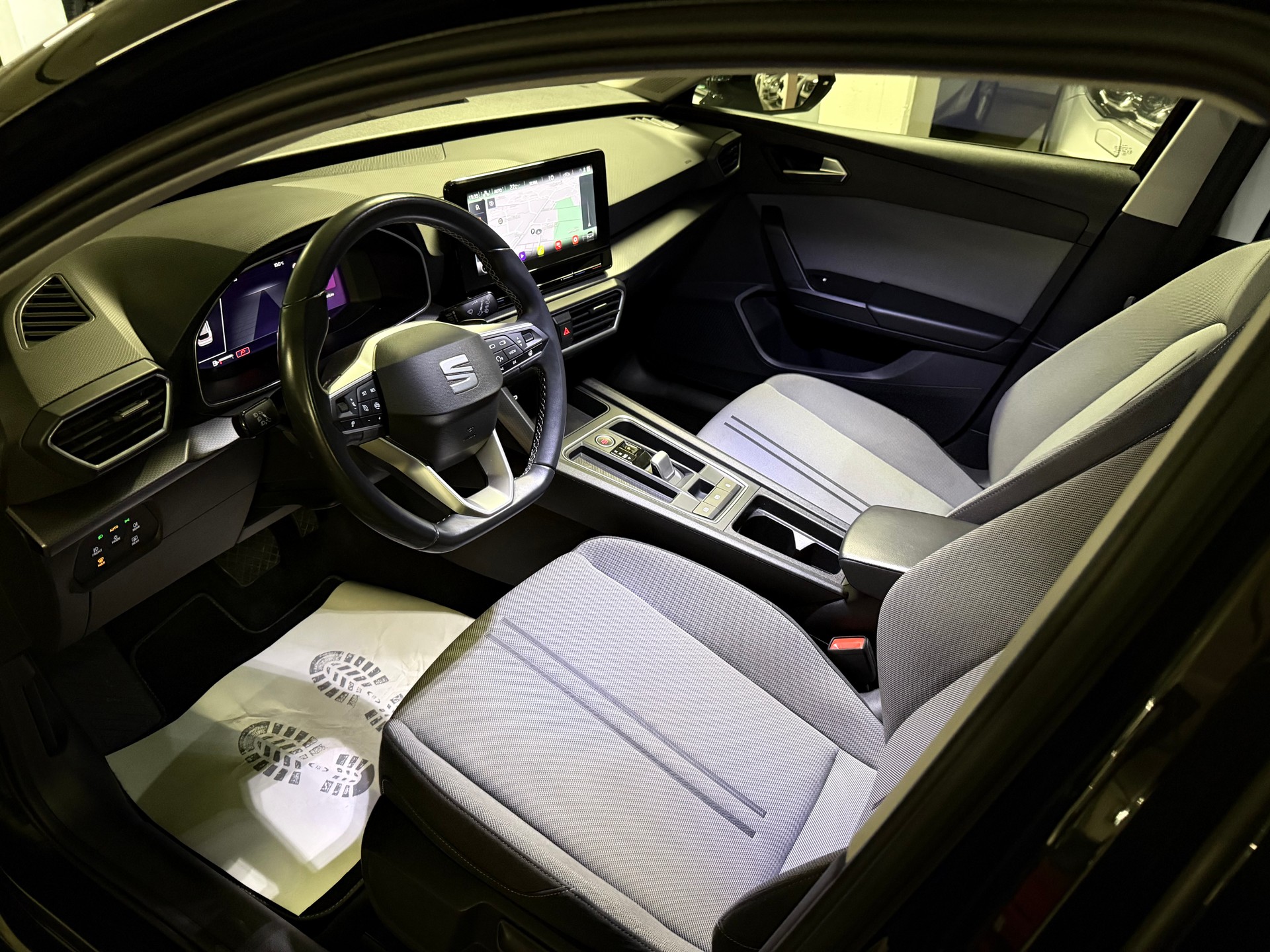 SEAT Leon ST 1.5 eTSI mHEV DSG Style-image-8