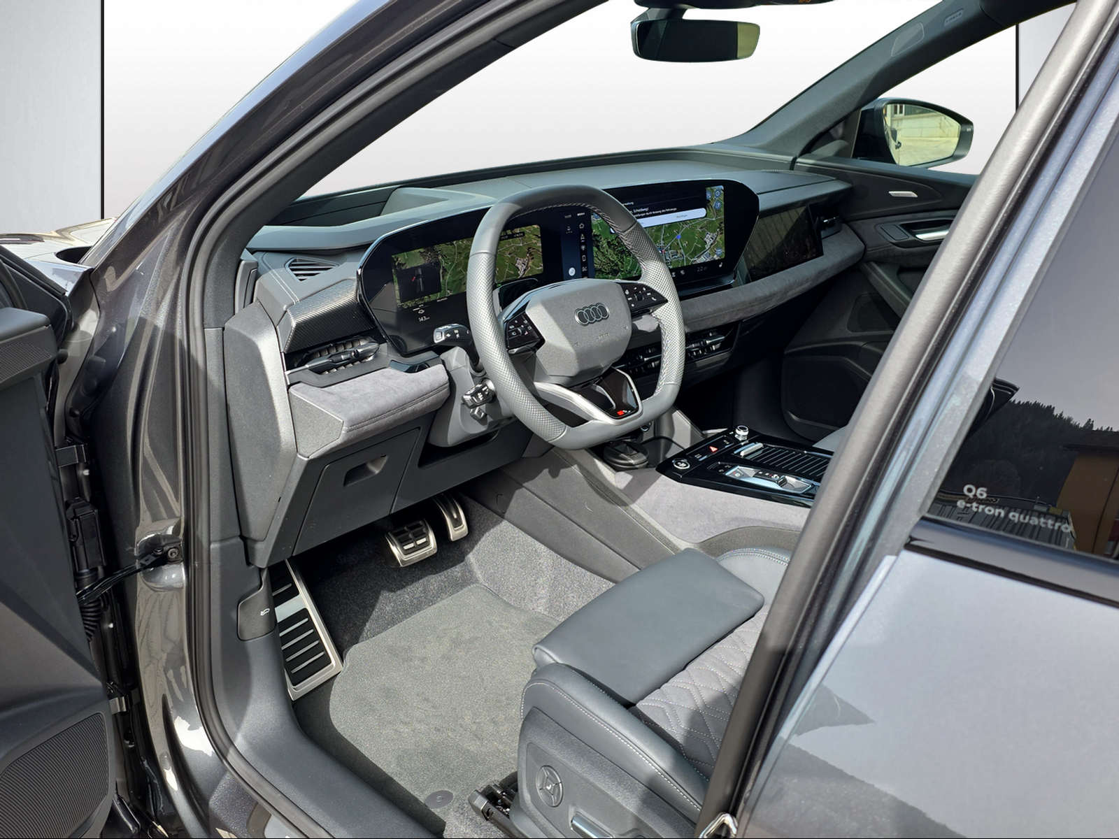 AUDI Q6 e-tron quattro-image-5